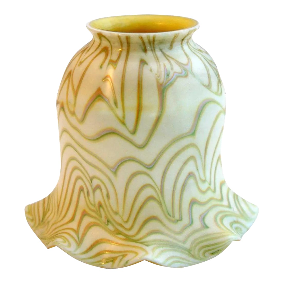 American Steuben Carder Period Art Glass Gold Lamp Shade: DETAILS An antique, glass, bell-shaped, lamp shade by Steuben with ruffled edge decorated with an allover, wavy marvering pattern in green and gold on a opalescent ground, with a gilt interior. STYLE