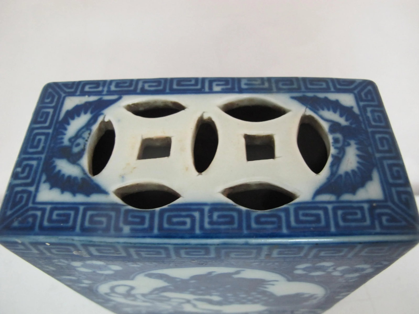 Chinese Blue Porcelain Lion Foo Guardian Dog Yarn Ball Opium Pillow Vase - 3