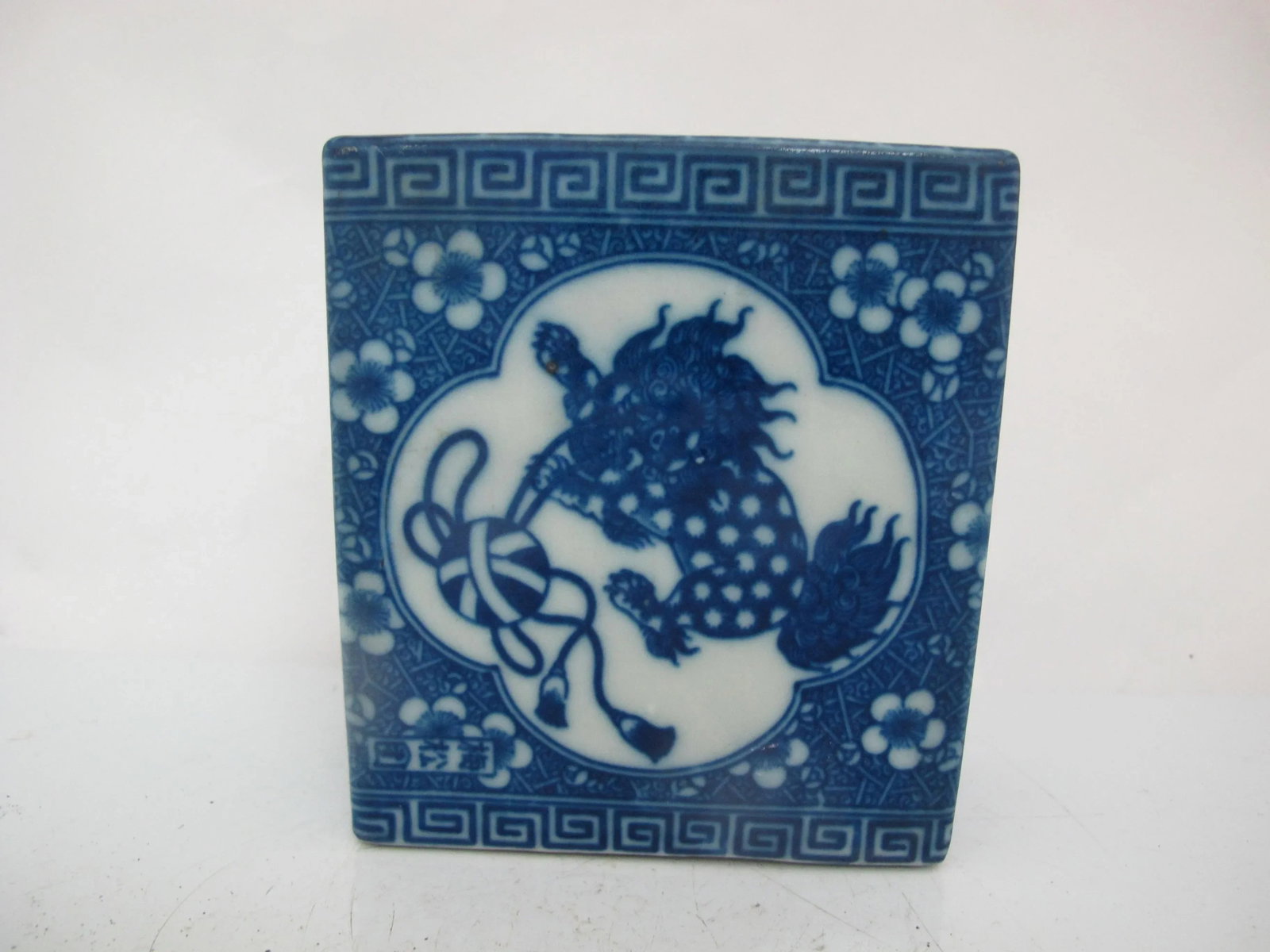 Chinese Blue Porcelain Lion Foo Guardian Dog Yarn Ball Opium Pillow Vase - 4
