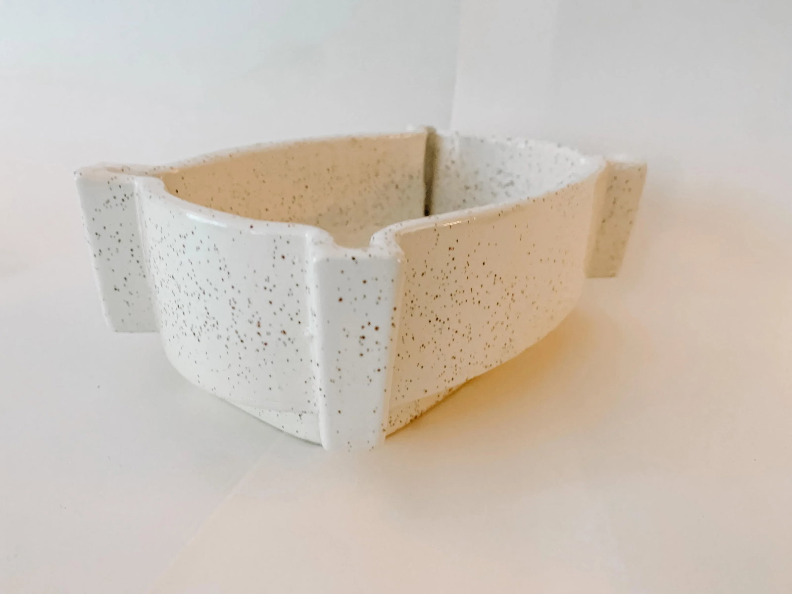 Vintage Mid Century McCoy Style White Speckled Planter or Cachepot - 2