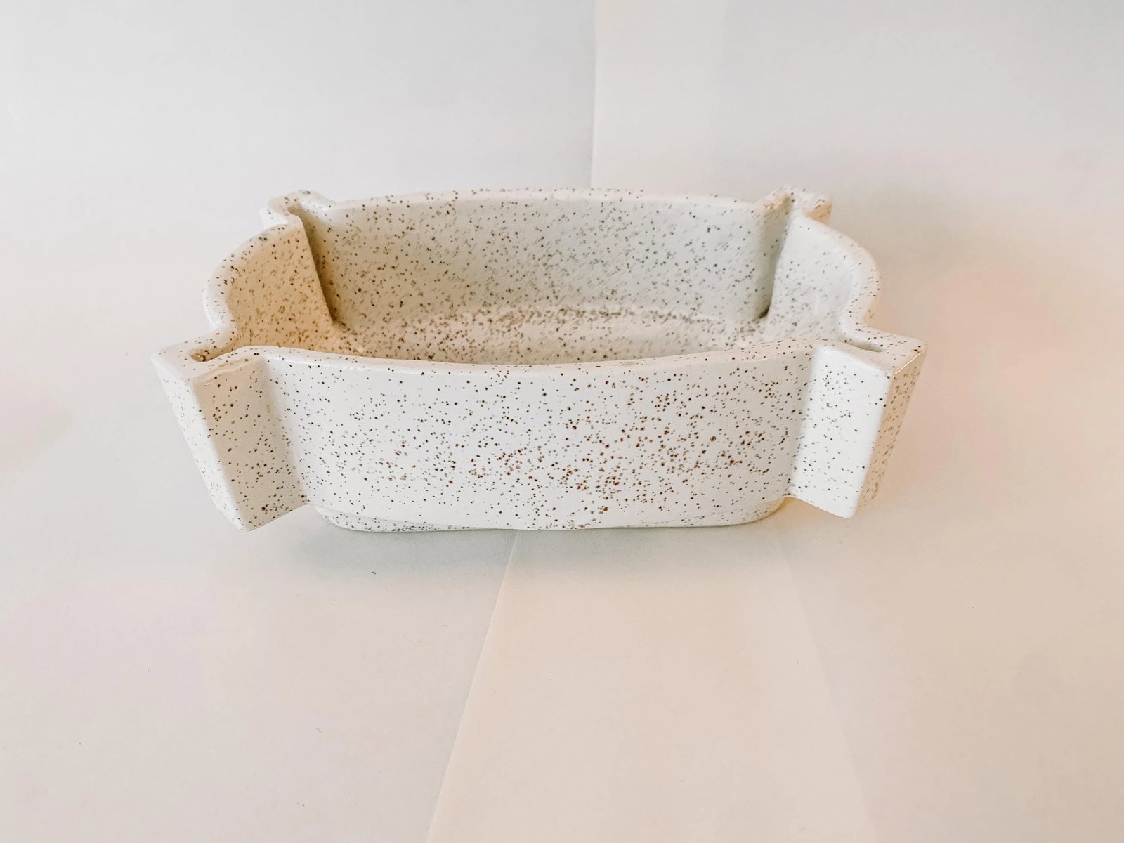 Vintage Mid Century McCoy Style White Speckled Planter or Cachepot - 9
