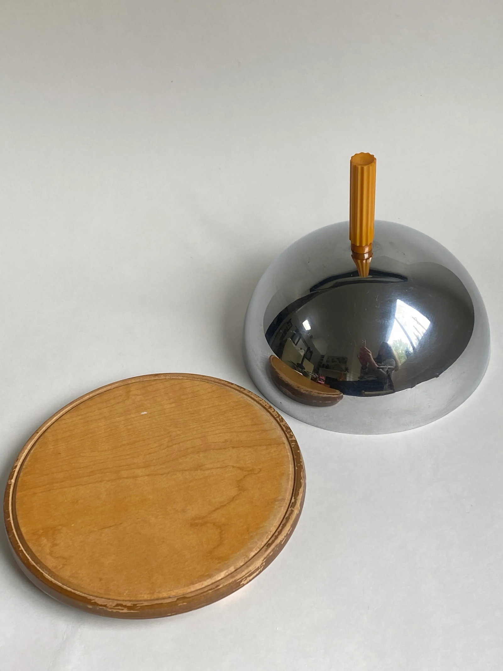 1920s Art Deco Revere Stainless Steel & Wood Cheese Dome With Bakelite Handle - 3