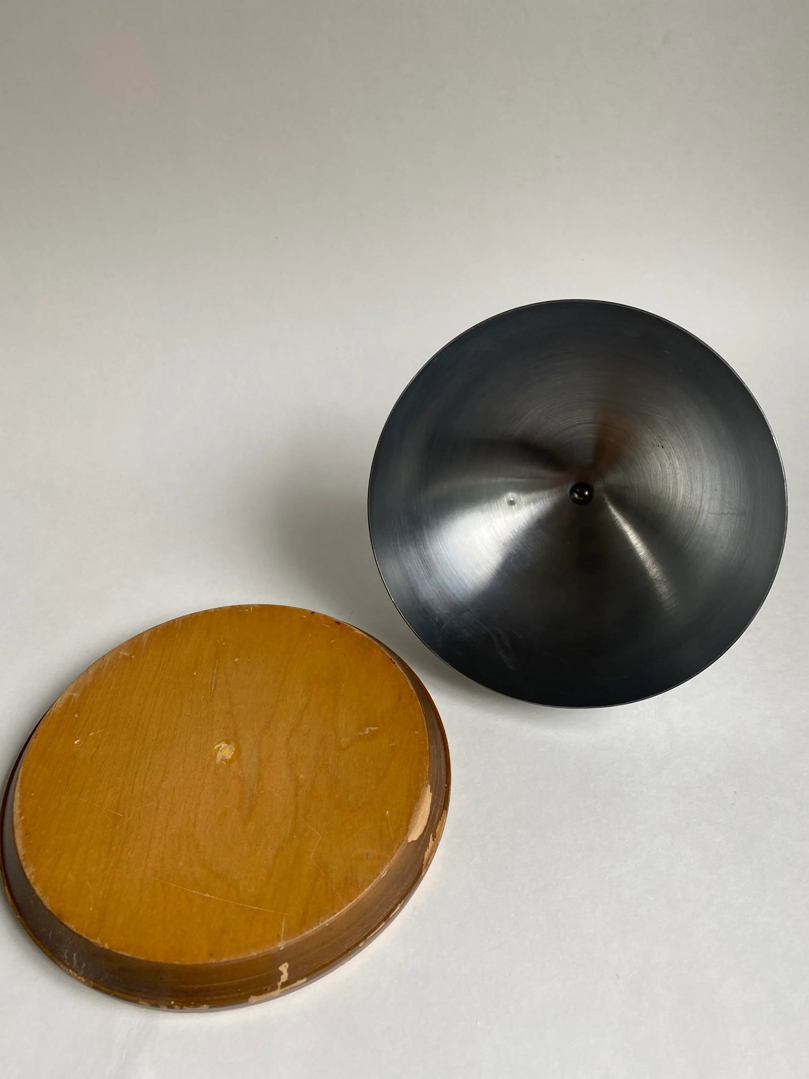 1920s Art Deco Revere Stainless Steel & Wood Cheese Dome With Bakelite Handle - 4