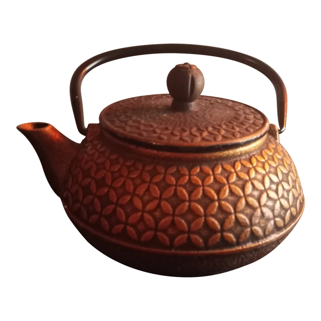 Vintage Tetsubin Japanese Cast Iron Strainer Tea Kettle: This is a vintage Tetsubin Japanese Cast Iron strainer Tea Kettle Procured at auction BOX 3 Condition: Alterations: Original Condition Unaltered Imperfections: Some Imperfections Condition Notes: No