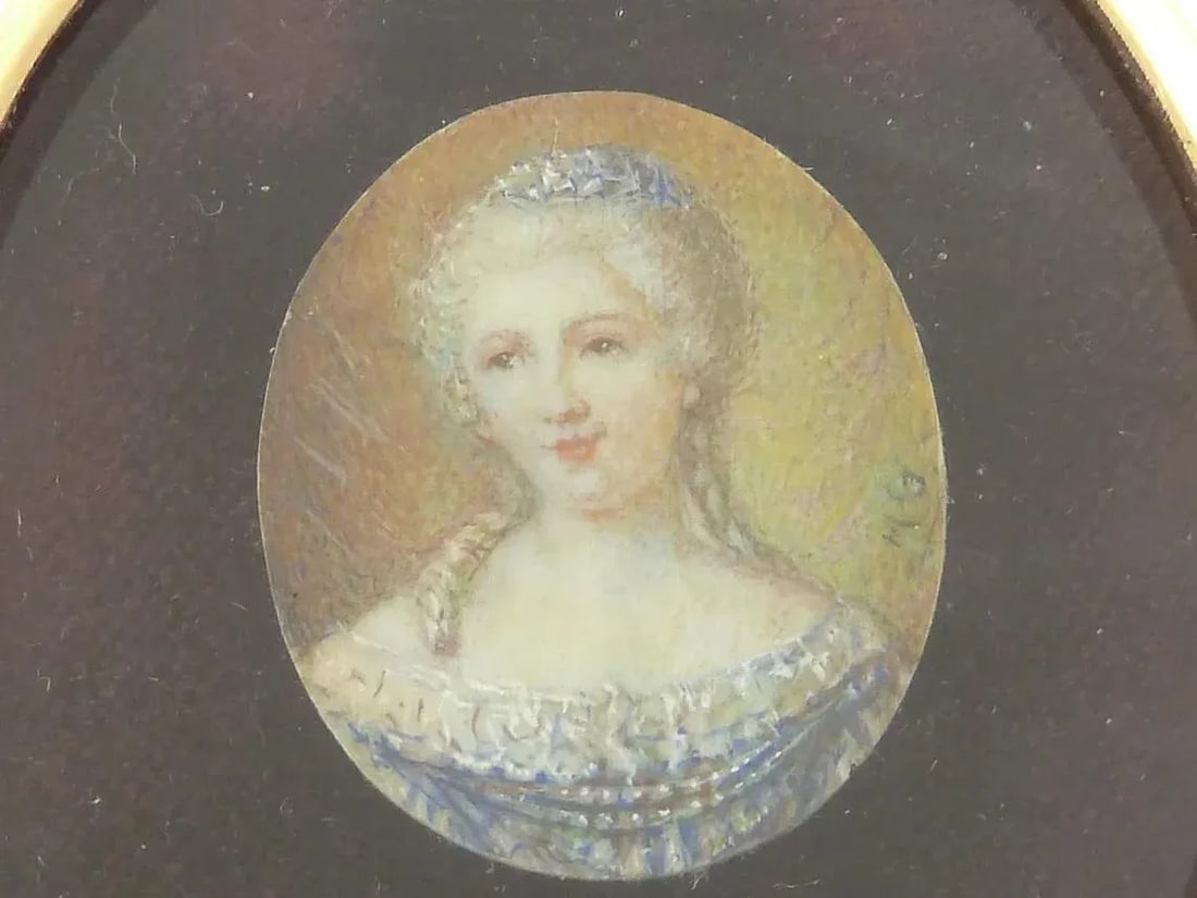 Antique French Miniature Portrait of a Lady, 19th Century, Oval Gilt Frame - 2