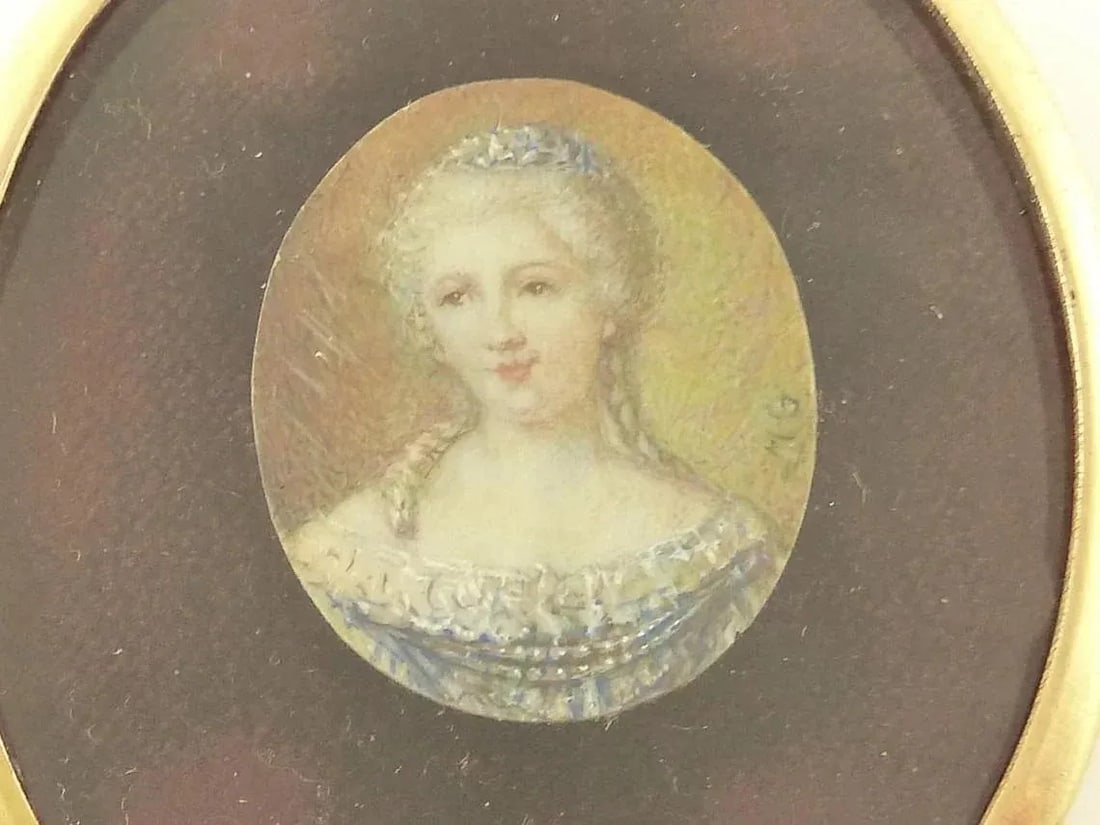 Antique French Miniature Portrait of a Lady, 19th Century, Oval Gilt Frame - 3