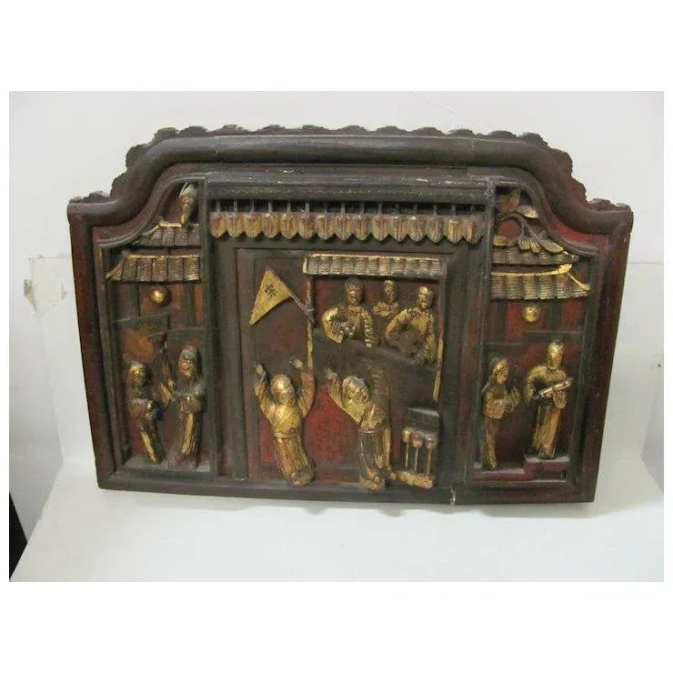 Mid 19th Century Chinese Hand Carved Gilt Screen - 2