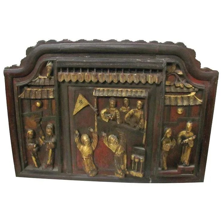 Mid 19th Century Chinese Hand Carved Gilt Screen - 8