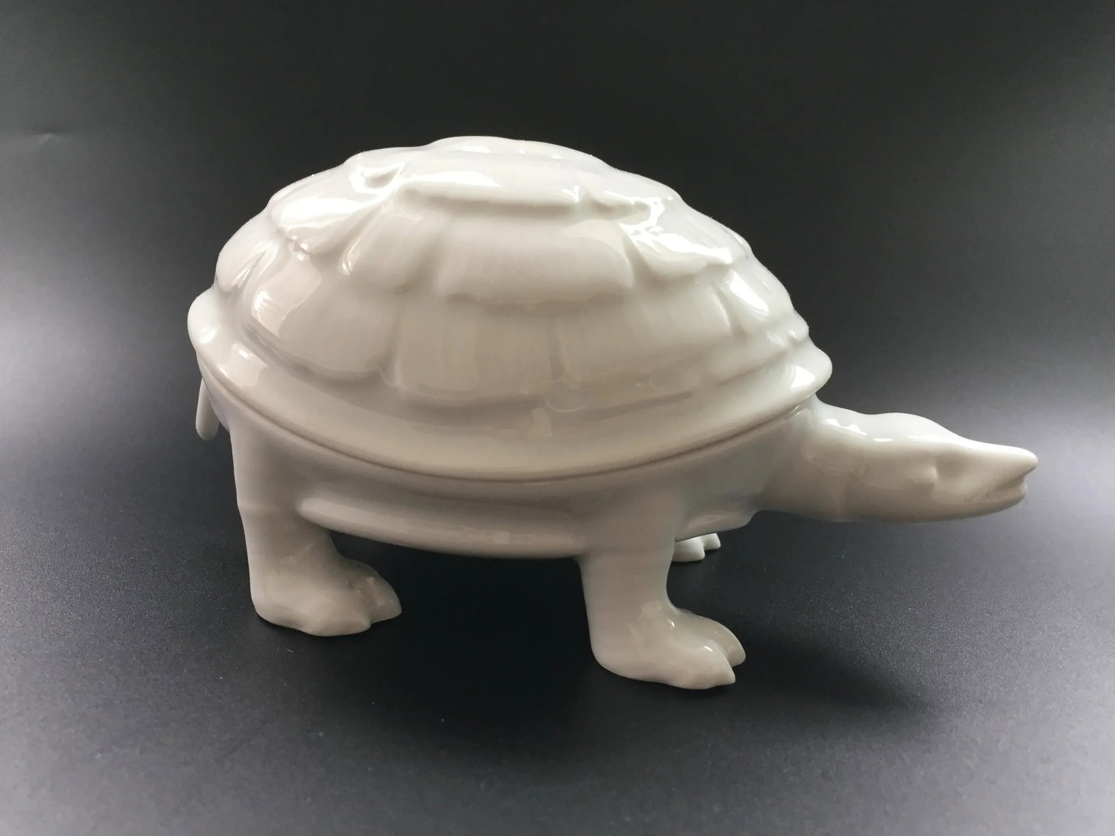 Vintage French Limoges Charles Field Haviland Tortoise Box With Flower Petals Lid - 13