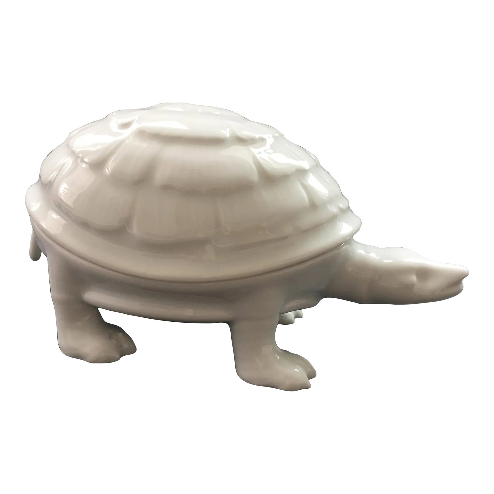 Vintage French Limoges Charles Field Haviland Tortoise Box With Flower Petals Lid: Charles Field Haviland Limoges All White Porcelain Tortoise Box. Flower petals shaped shell lid. Specially crafted for the Metropolitan Museum of Art in 1980s, this box is a vintage reproduction of th
