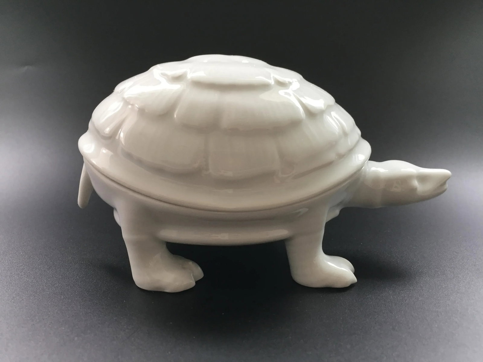 Vintage French Limoges Charles Field Haviland Tortoise Box With Flower Petals Lid - 2