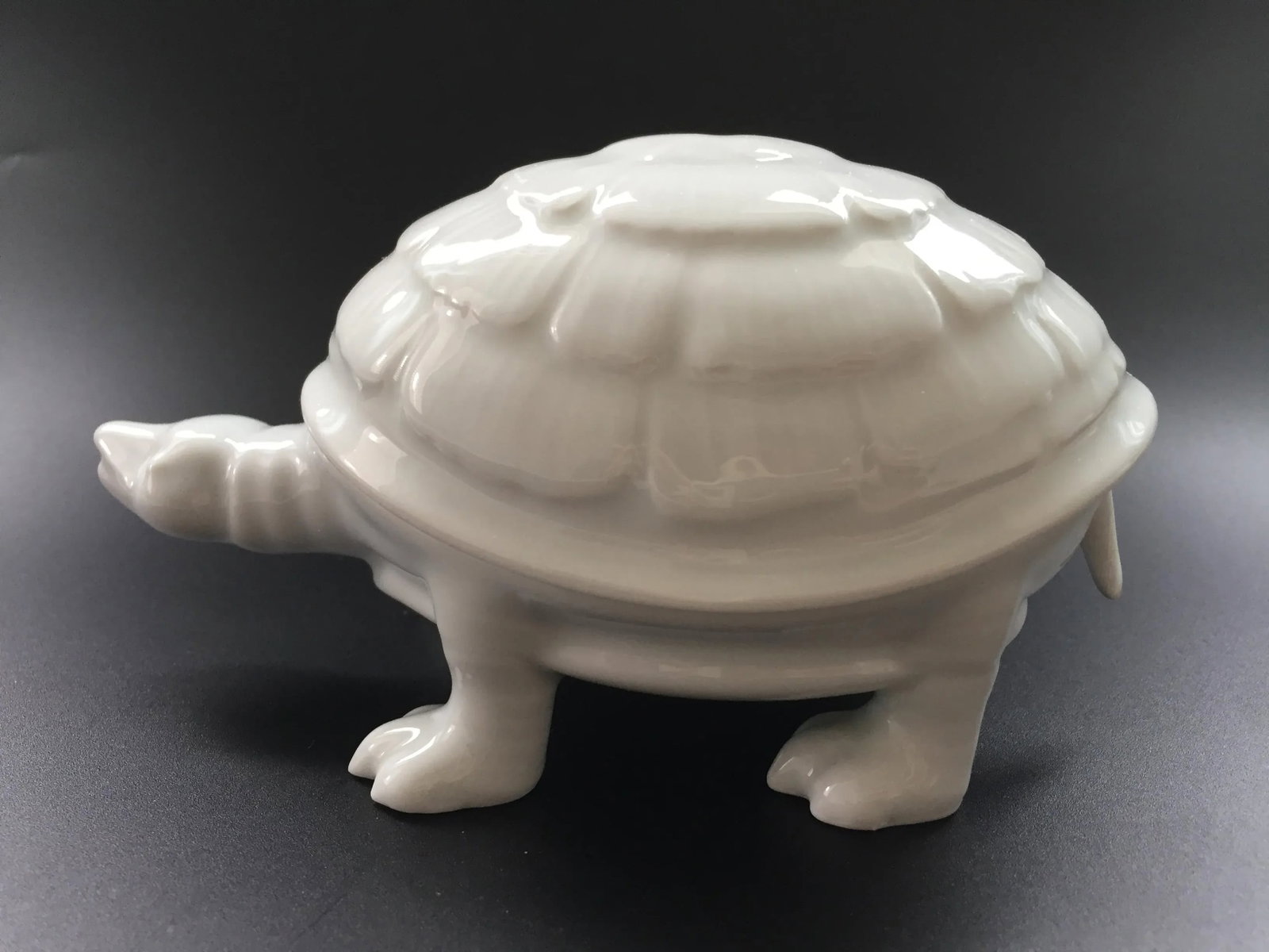Vintage French Limoges Charles Field Haviland Tortoise Box With Flower Petals Lid - 4