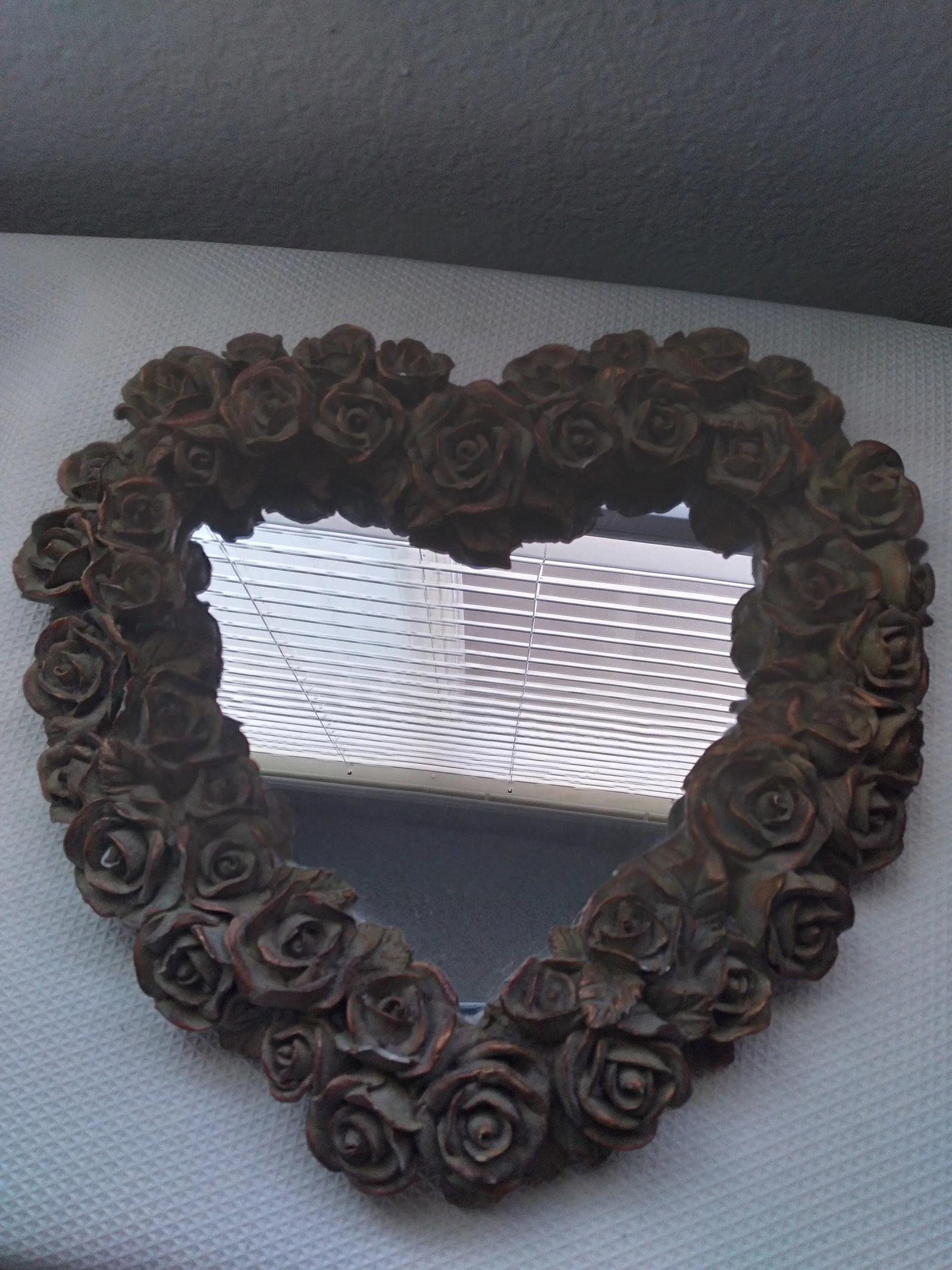 1960s Decoline Hand-Made Heart Shape Rose Wreath Mirror - 10