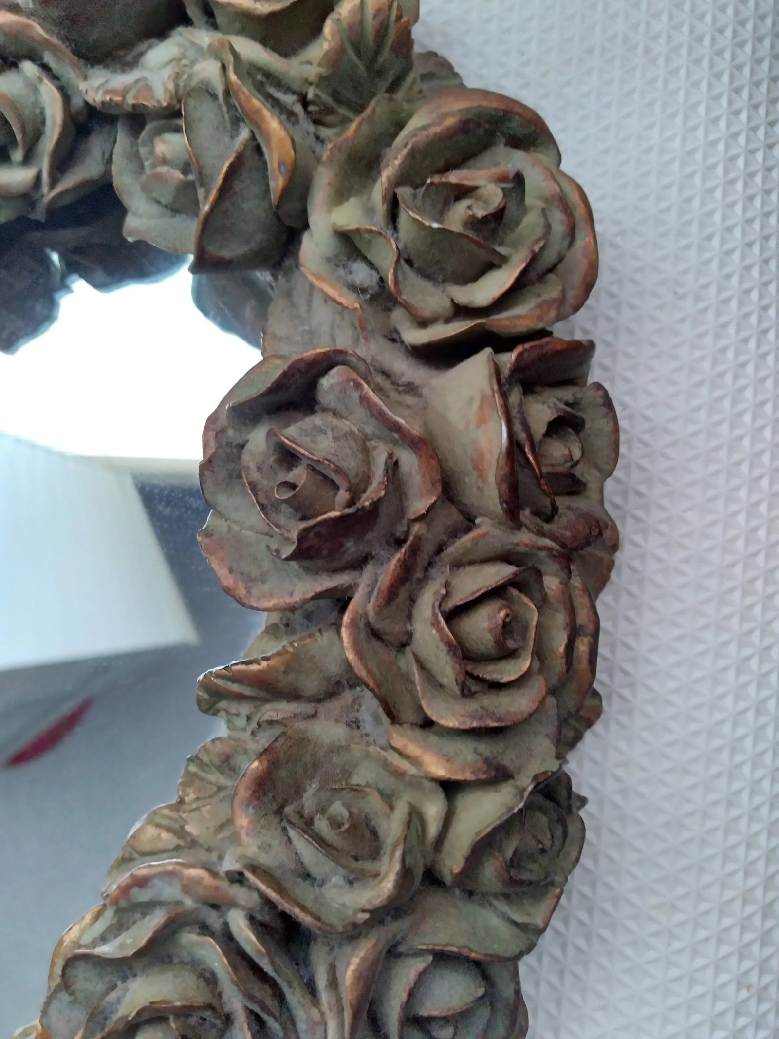 1960s Decoline Hand-Made Heart Shape Rose Wreath Mirror - 2
