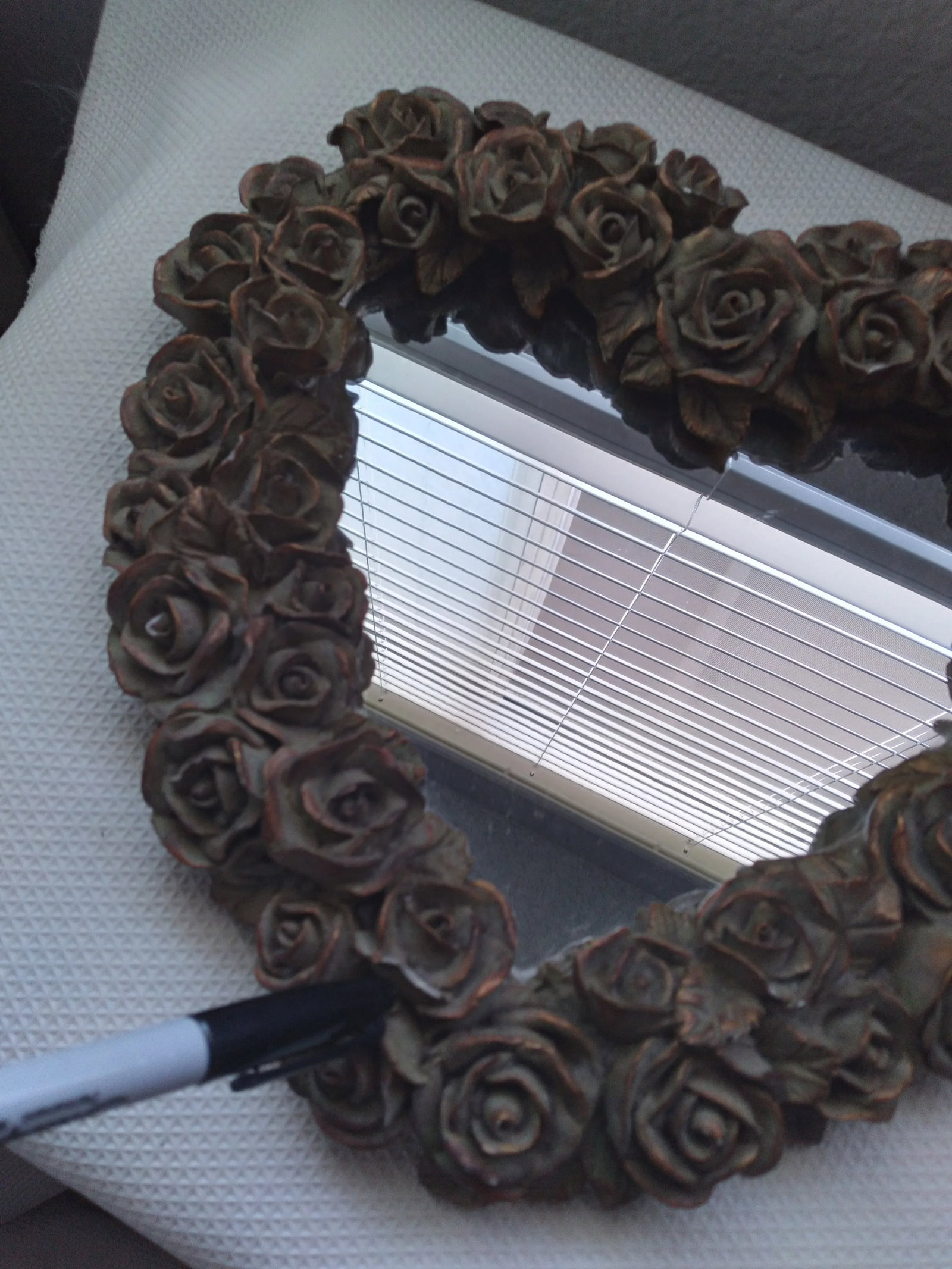 1960s Decoline Hand-Made Heart Shape Rose Wreath Mirror - 4