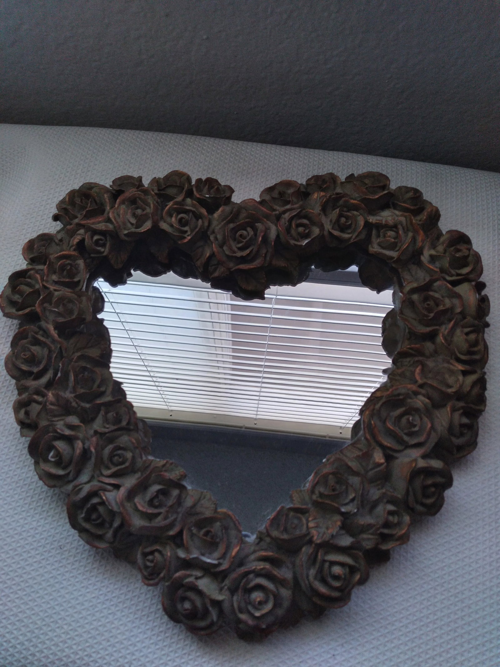 1960s Decoline Hand-Made Heart Shape Rose Wreath Mirror - 6
