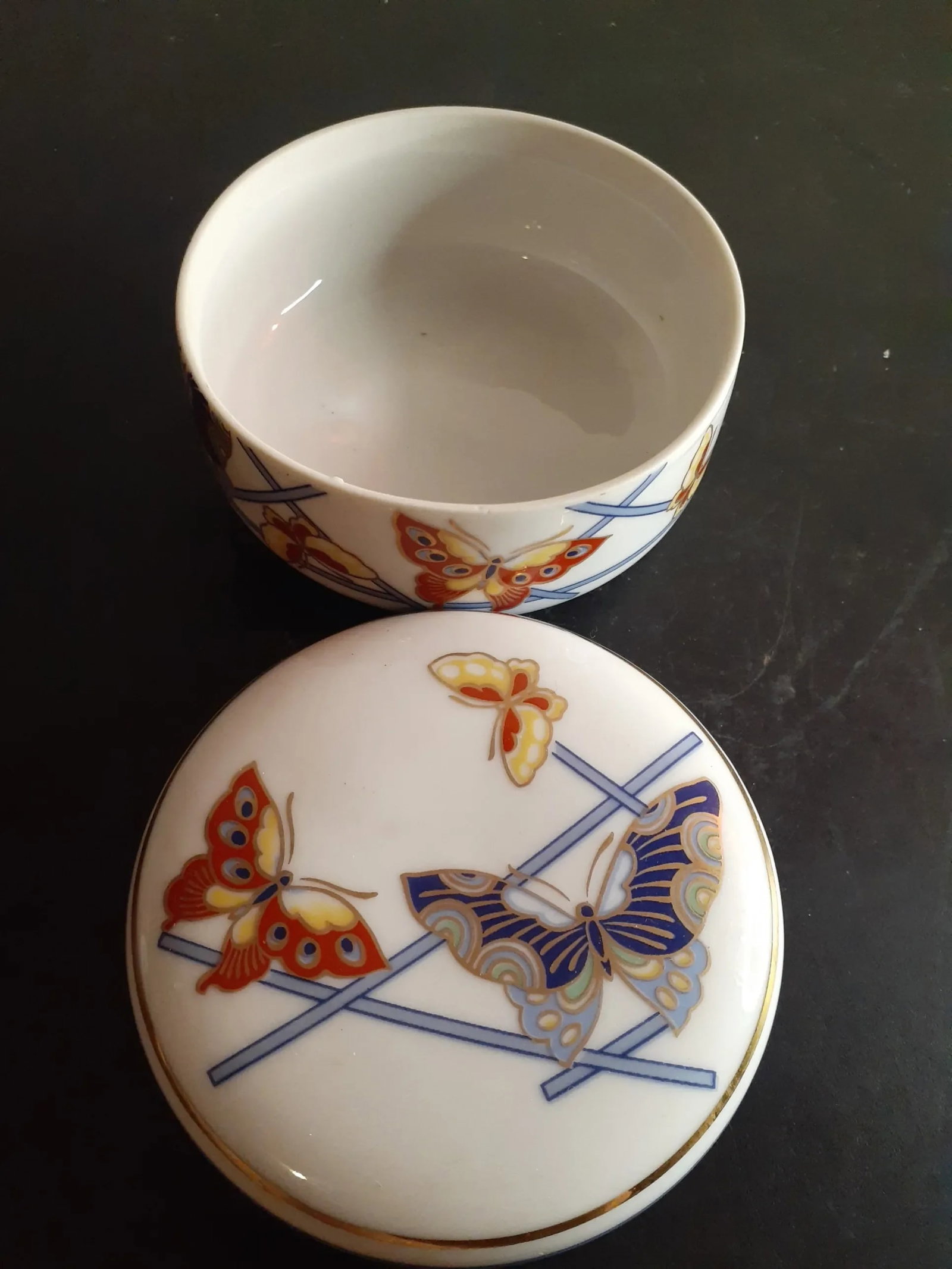 1950s Butter Flight Butterflies Porcelain Trinket Box, Made in Japan - 2
