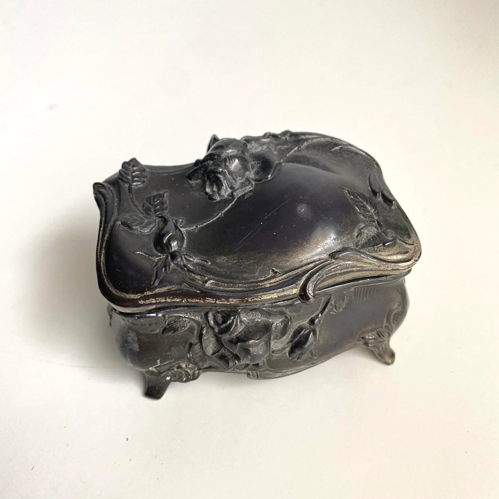Art Nouveau Style Petite Jewelry Box Silver Plated Rose Motif - 2