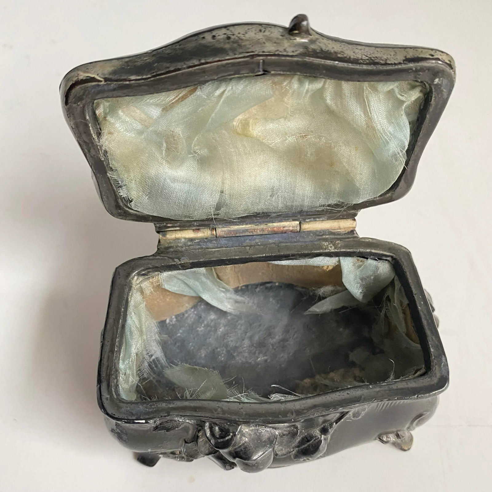 Art Nouveau Style Petite Jewelry Box Silver Plated Rose Motif - 6