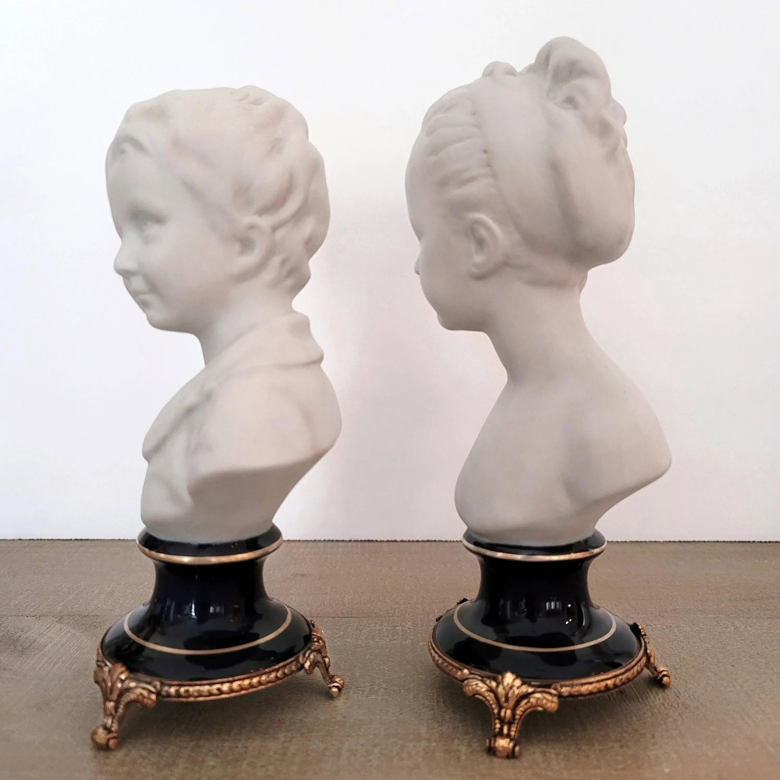 Limoges Bisque Porcelain Brongniart Children Busts After Houdon by Tharaud, a Pair - 4