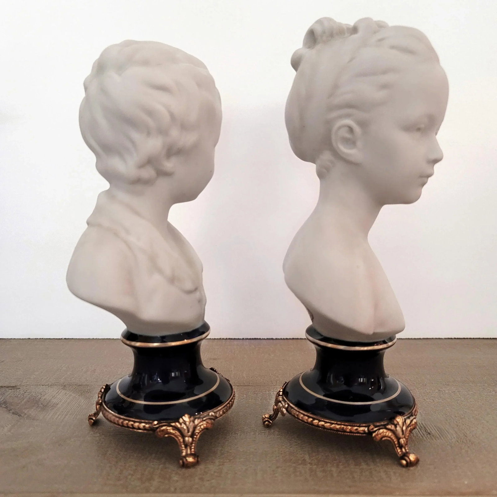 Limoges Bisque Porcelain Brongniart Children Busts After Houdon by Tharaud, a Pair - 5