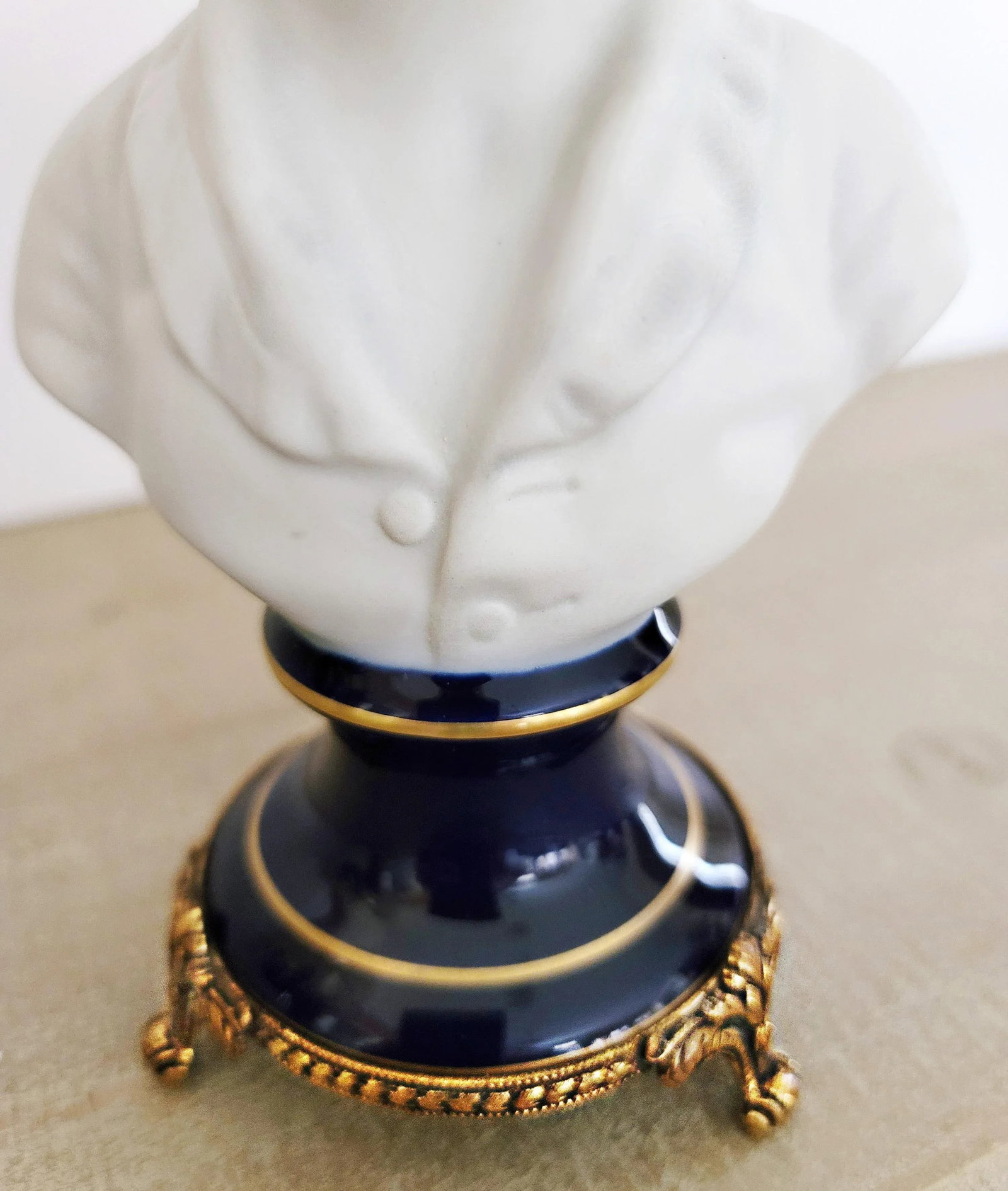 Limoges Bisque Porcelain Brongniart Children Busts After Houdon by Tharaud, a Pair - 7