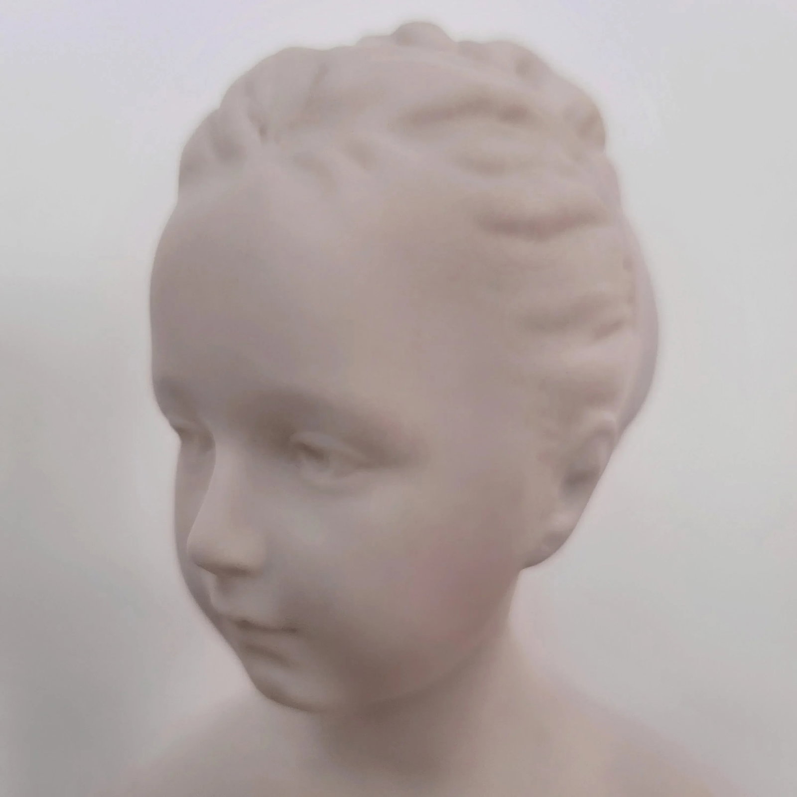 Limoges Bisque Porcelain Brongniart Children Busts After Houdon by Tharaud, a Pair - 8