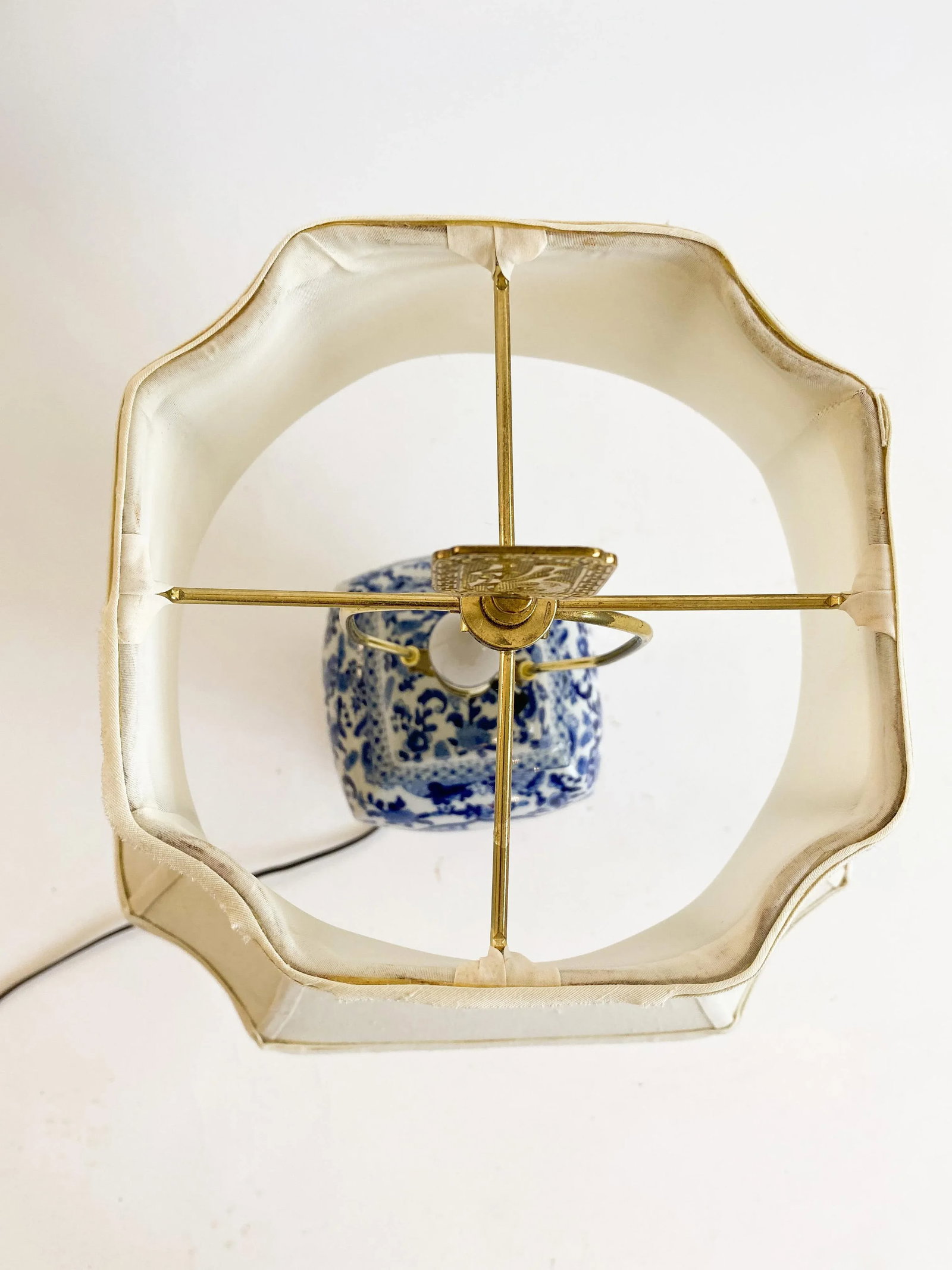 Vintage 1920s Chinese Blue and White Ginger Jar Lamp With Shade - 8