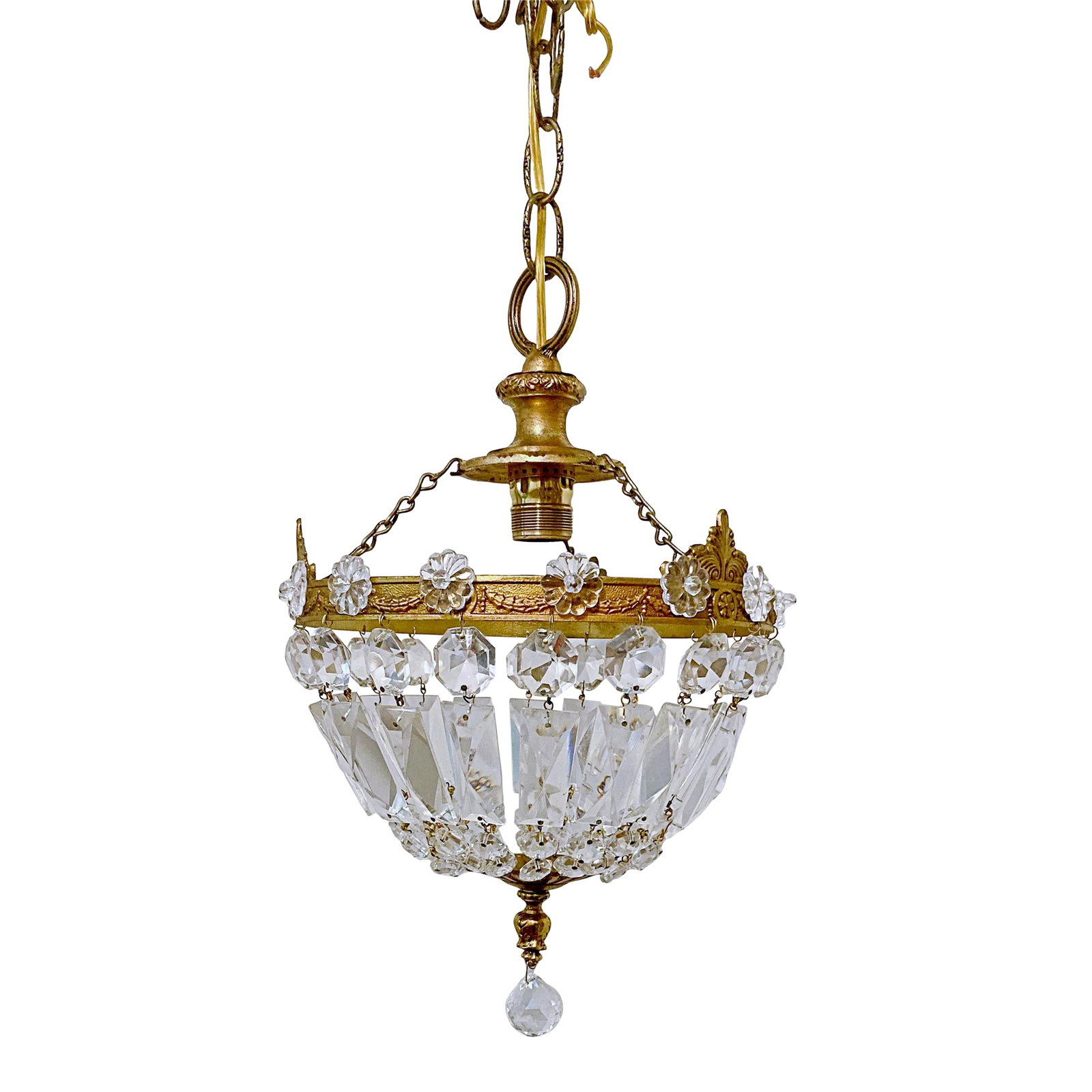 1950s Italian Brass and Crystal Rosettes Rim Basket Chandelier: This is a basket chandelier with ornate brass rim decorated with crystal rosettes and 30% leaded graduated octagon chain. It has 1 Edison base socket that was rewired and hold up to 100W or LED equiva