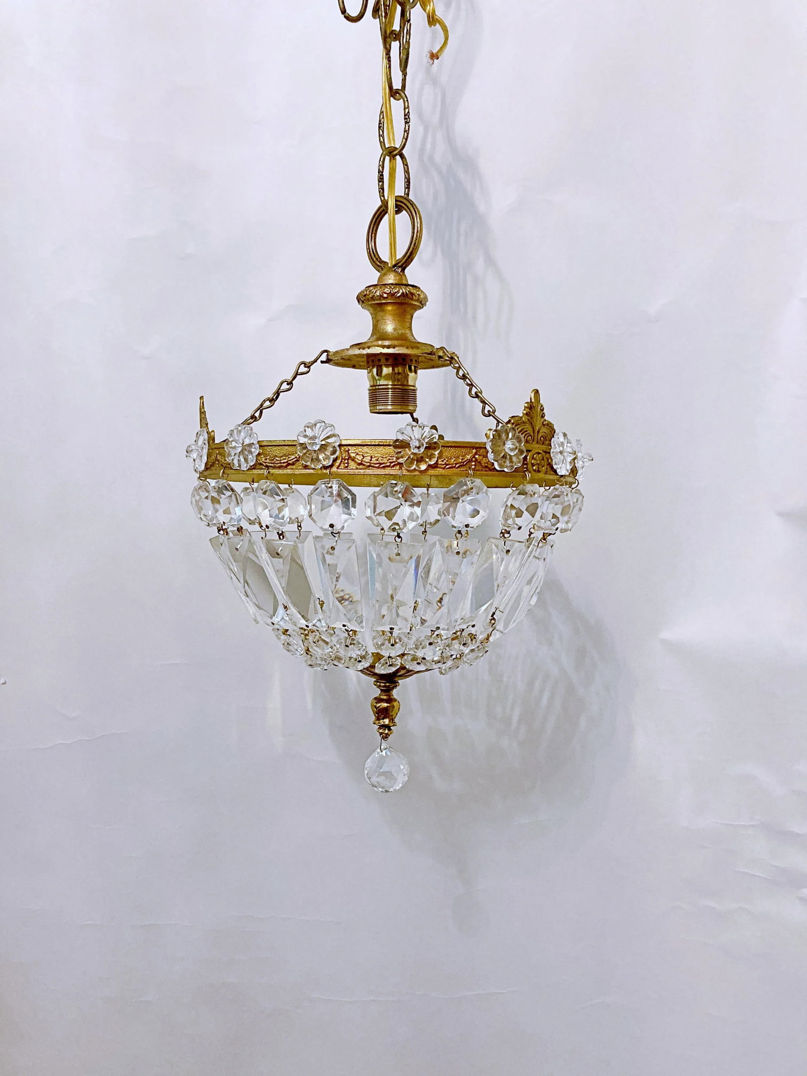 1950s Italian Brass and Crystal Rosettes Rim Basket Chandelier - 8