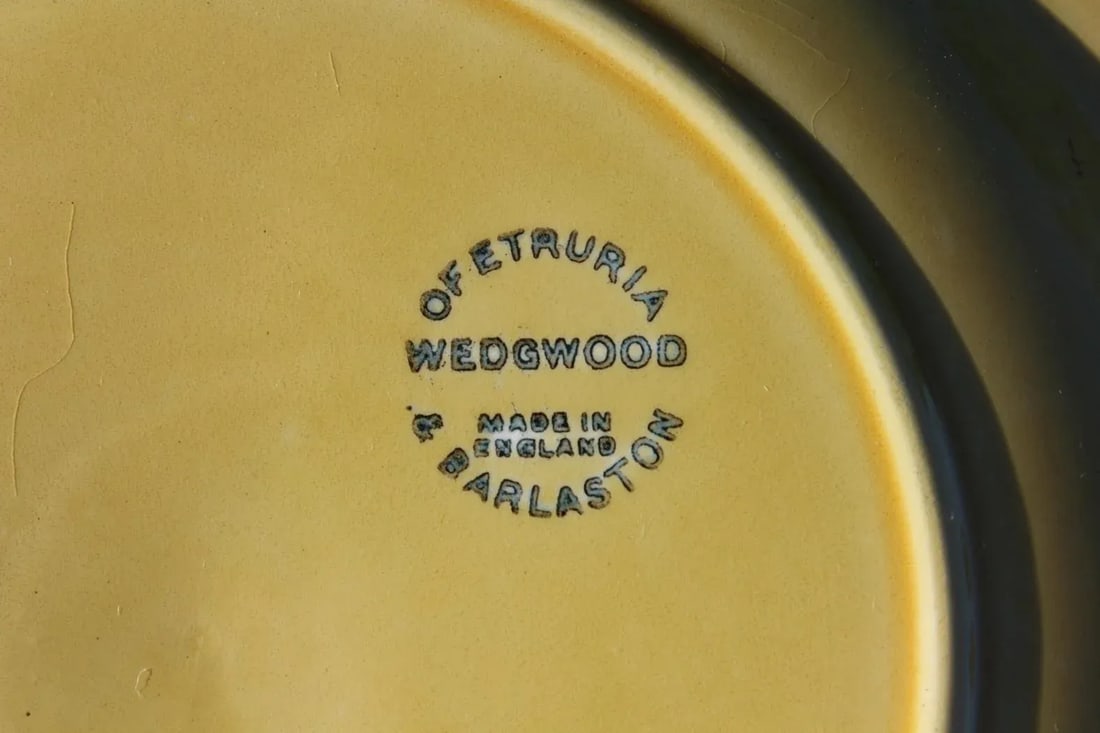 1940s Wedgwood Majolica Strawberries and Leaves Plate - 10