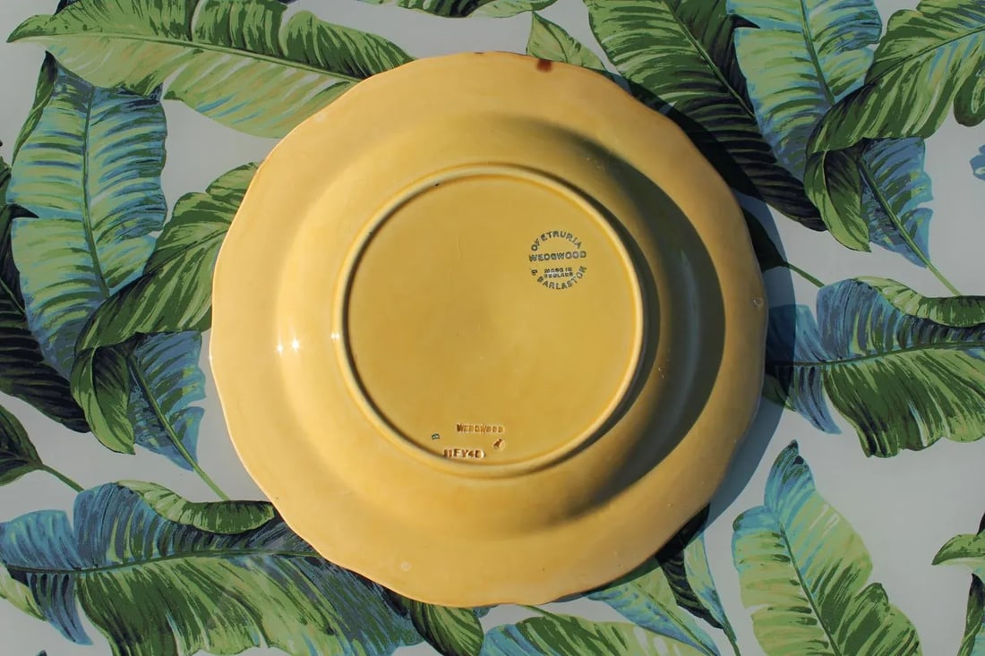 1940s Wedgwood Majolica Strawberries and Leaves Plate - 9