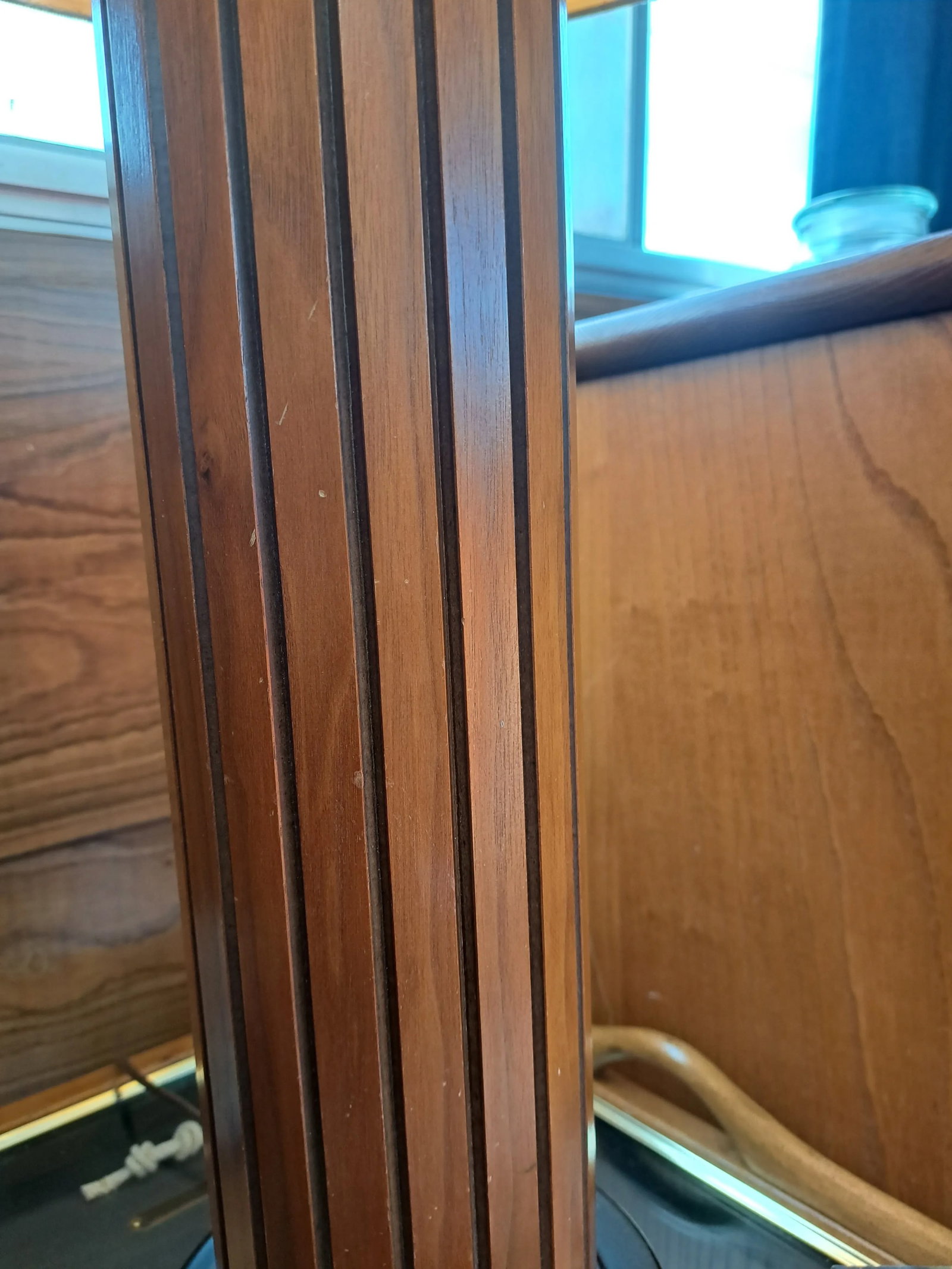Mid-Century Modern Gruvwood Wood Lamp - 4