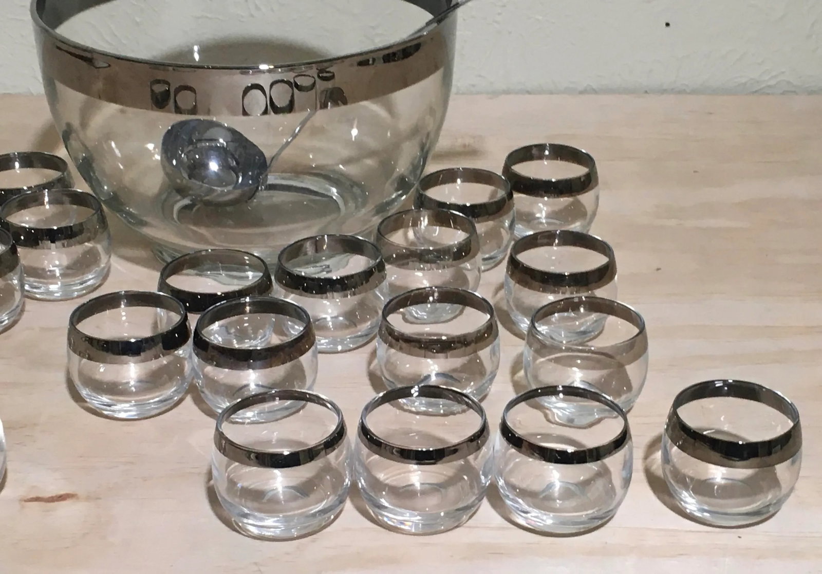 Mid Century Modern Dorothy Thorpe Style Silver Rim Roly Poly Punch Bowl Set- 23 Pieces - 7