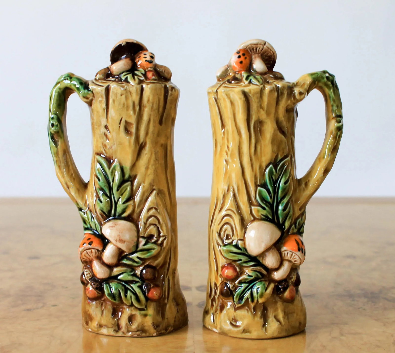 Mid Century Mushroom Salt & Pepper Shakers - 9