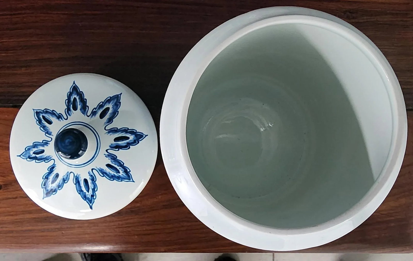 Holland Delft Fine Ceramic Lidded Apothecary Jar - 3
