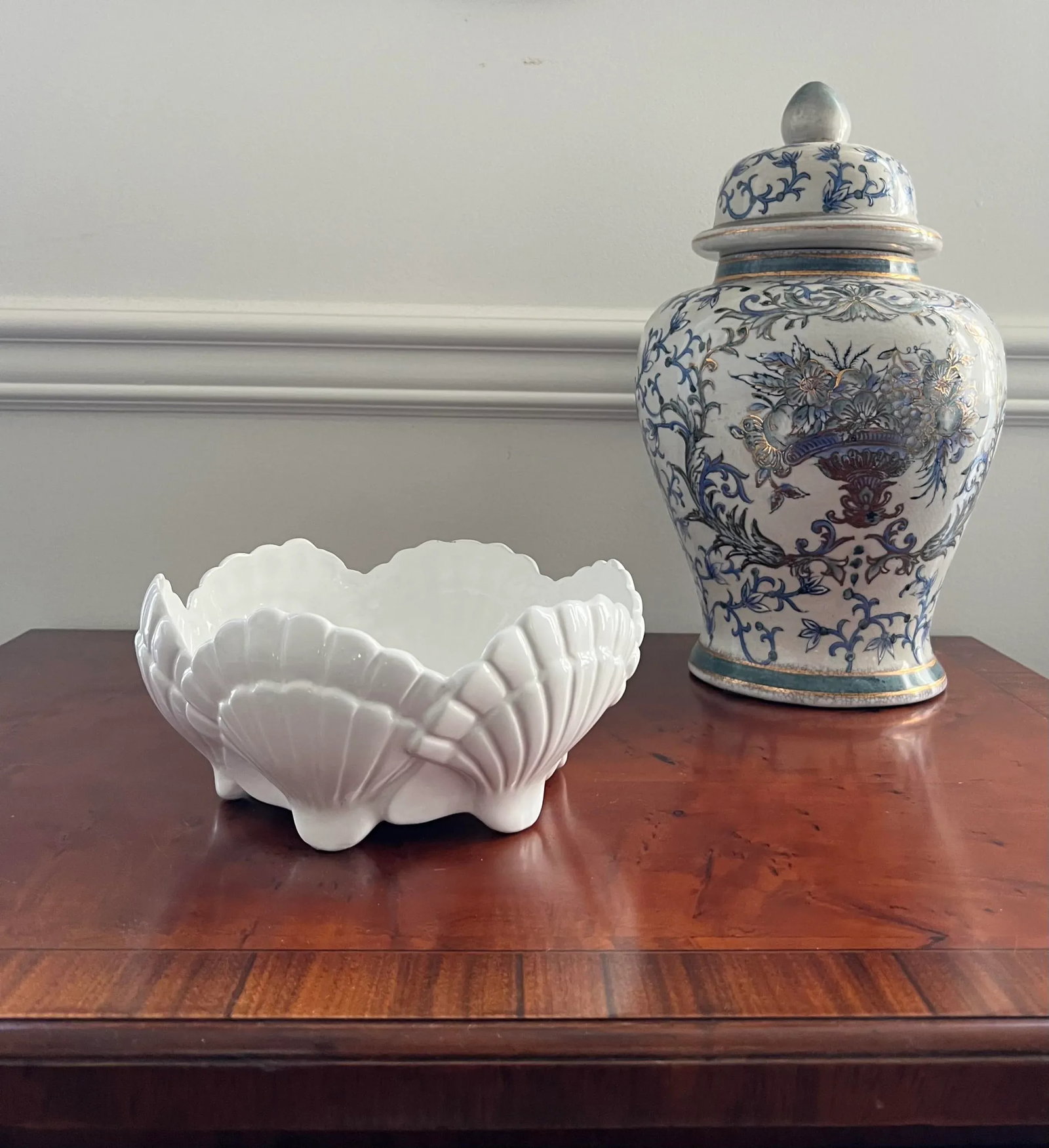 Vintage White Ceramic Scallop Shell Serving Bowl - 2