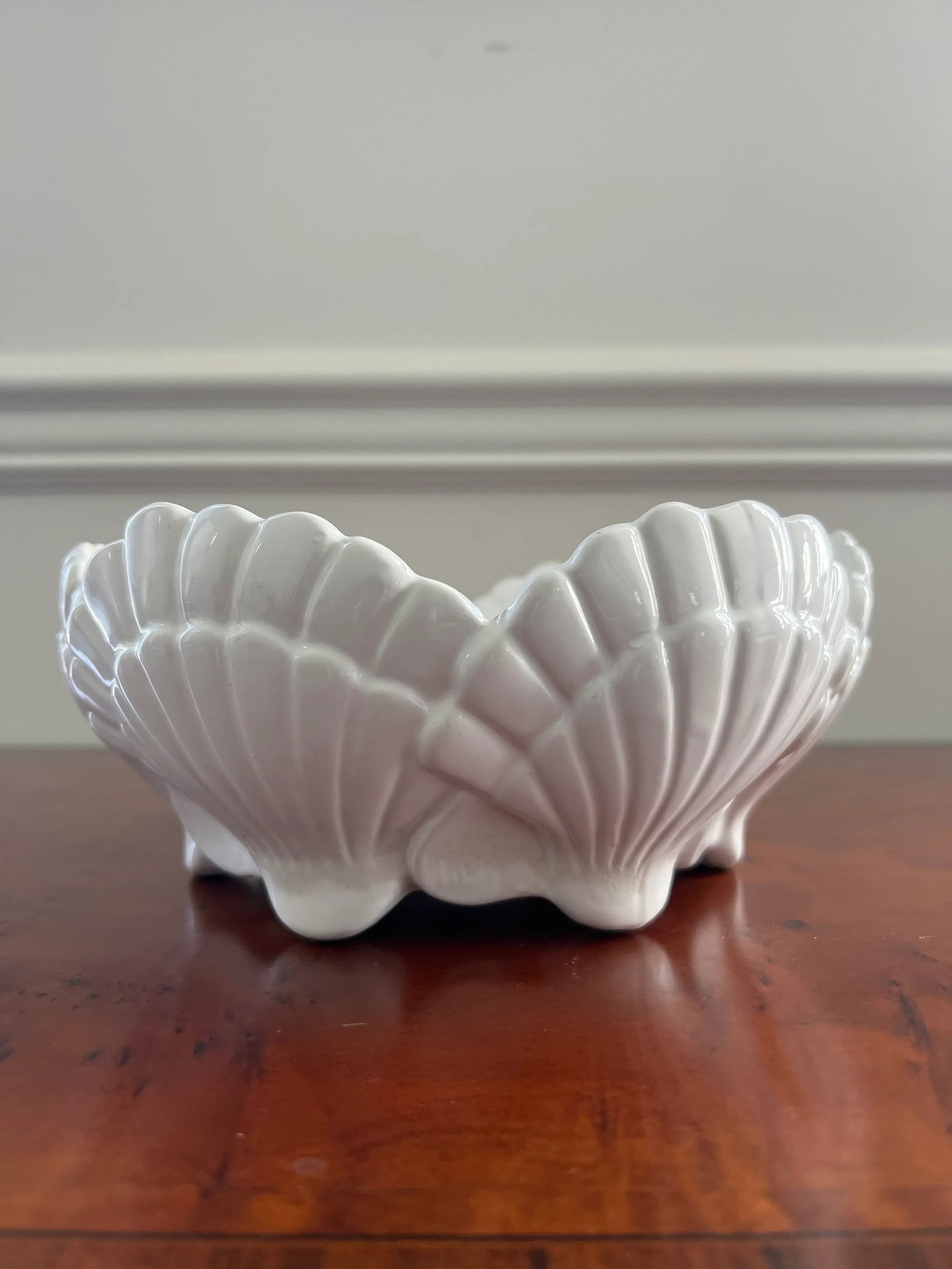 Vintage White Ceramic Scallop Shell Serving Bowl - 4