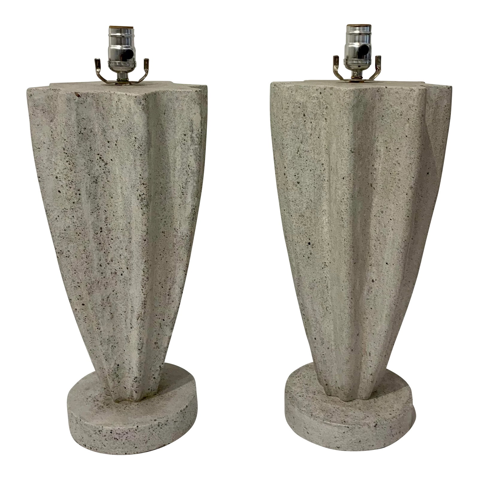 Currey & Co. Organic Modern Fluted Concrete Table Lamps Pair Prototypes: Stylish Currey & Co. Organic Modern Fluted Concrete Table Lamps Pair Prototypes, tapered design, showroom floor samples Condition: Imperfections: Some Imperfections Condition Notes: Showroom floor
