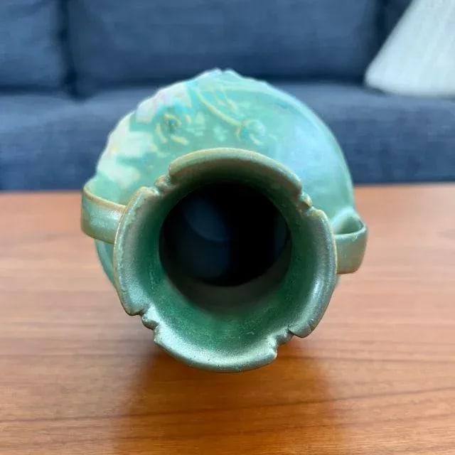 1939 Roseville "Cosmos" Art Deco, Pastel Green Art Pottery Vase, #946-6 - 5