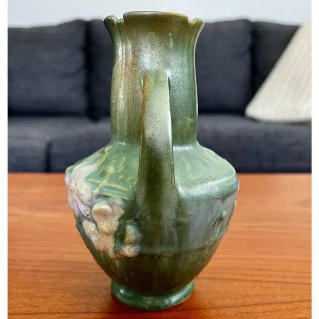 1939 Roseville "Cosmos" Art Deco, Pastel Green Art Pottery Vase, #946-6 - 8