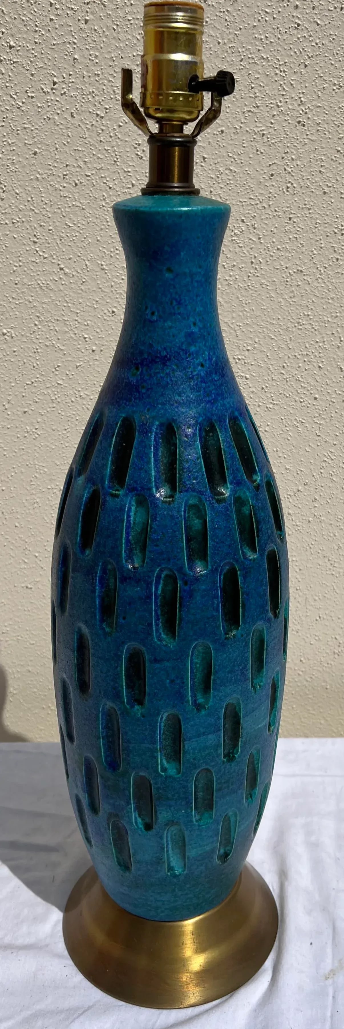 Vintage 1960's Periwinkle and Turquoise Mottled Ceramic Table Lamp - 10