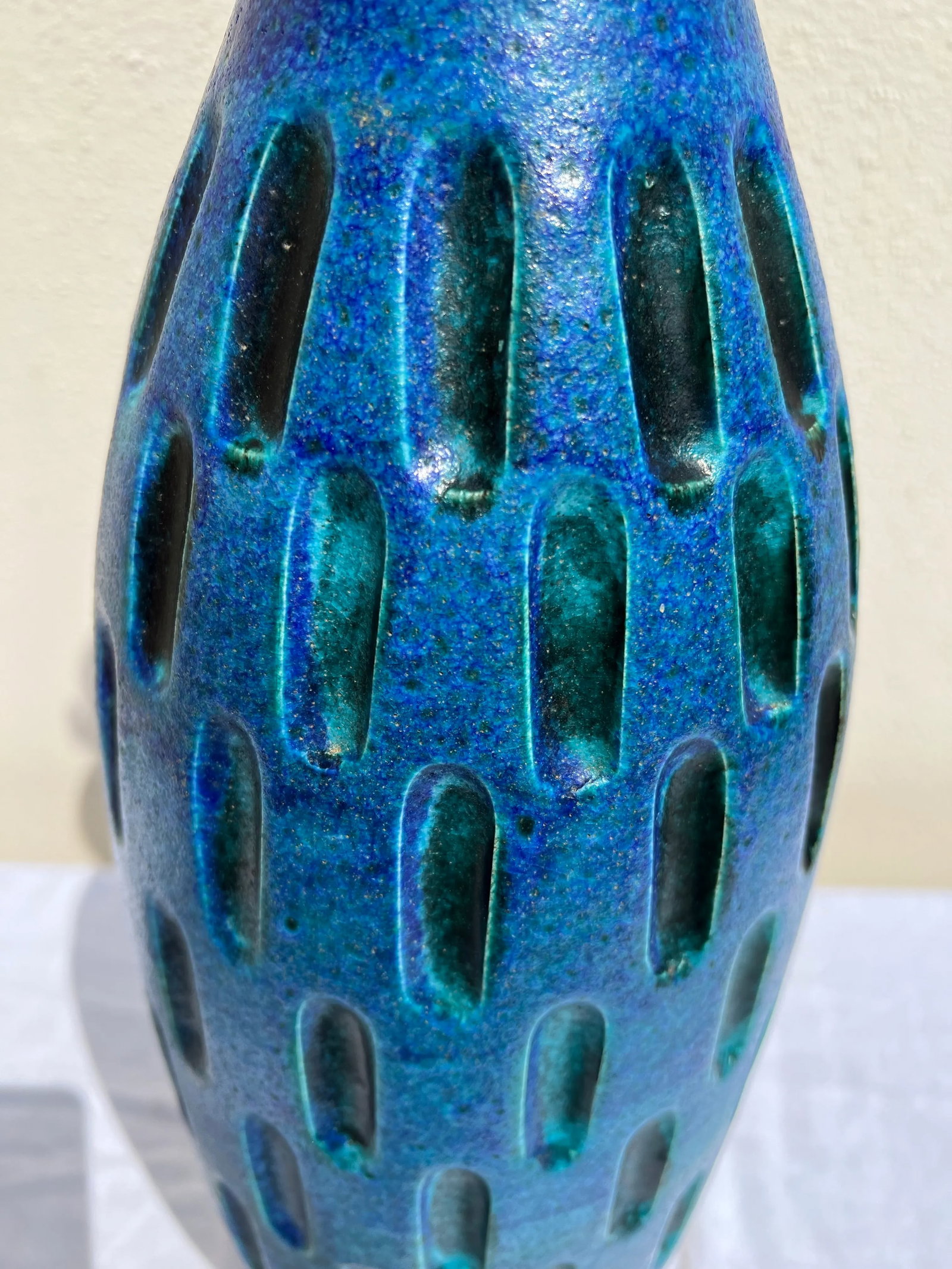 Vintage 1960's Periwinkle and Turquoise Mottled Ceramic Table Lamp - 3