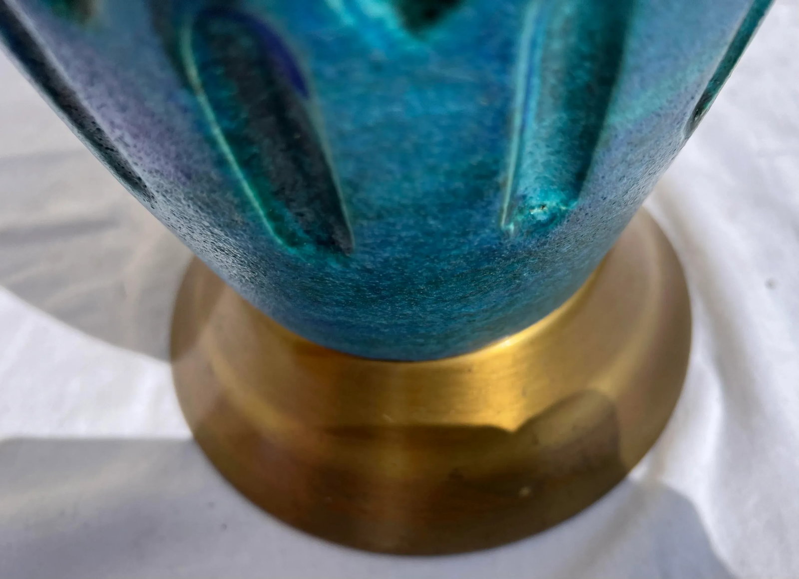 Vintage 1960's Periwinkle and Turquoise Mottled Ceramic Table Lamp - 4
