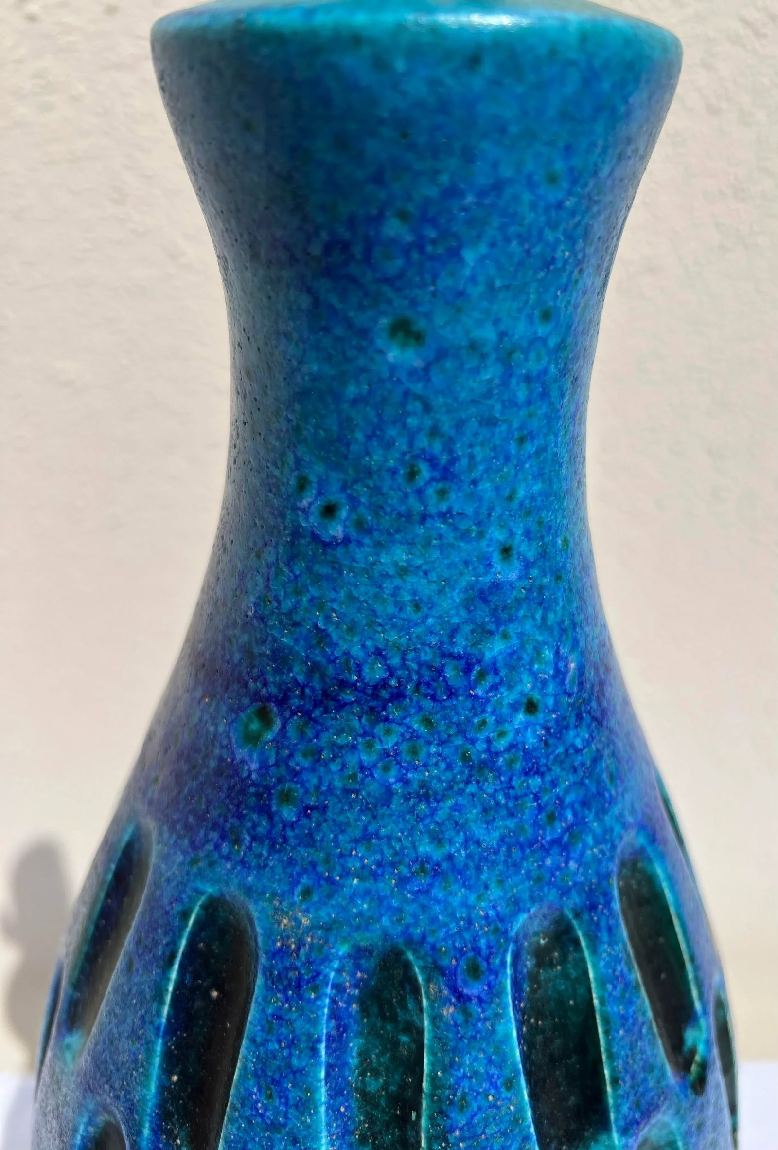Vintage 1960's Periwinkle and Turquoise Mottled Ceramic Table Lamp - 5