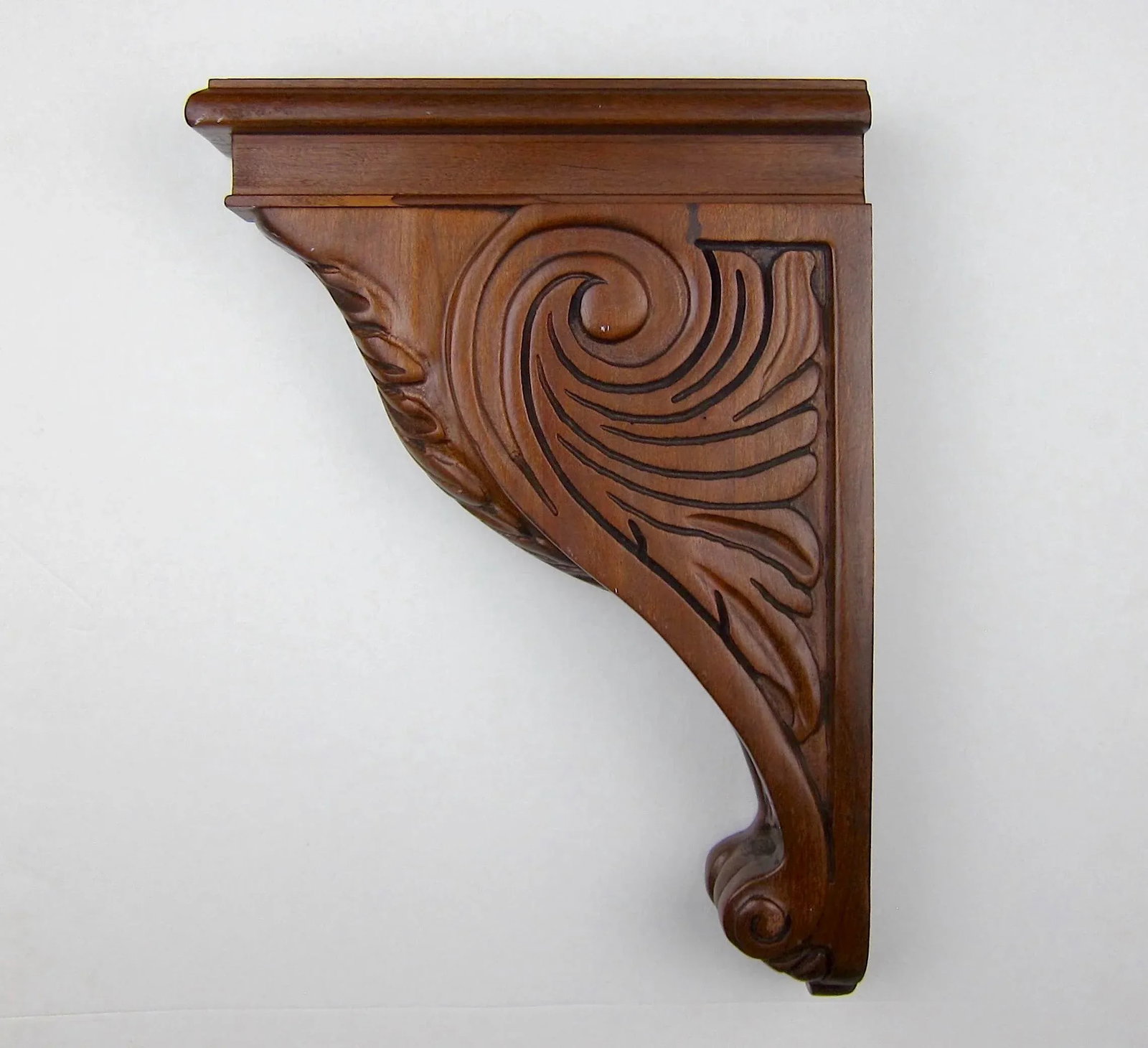 Vintage Corbel Bracket of Cherry Wood With Neoclassical Acanthus Carving - 2