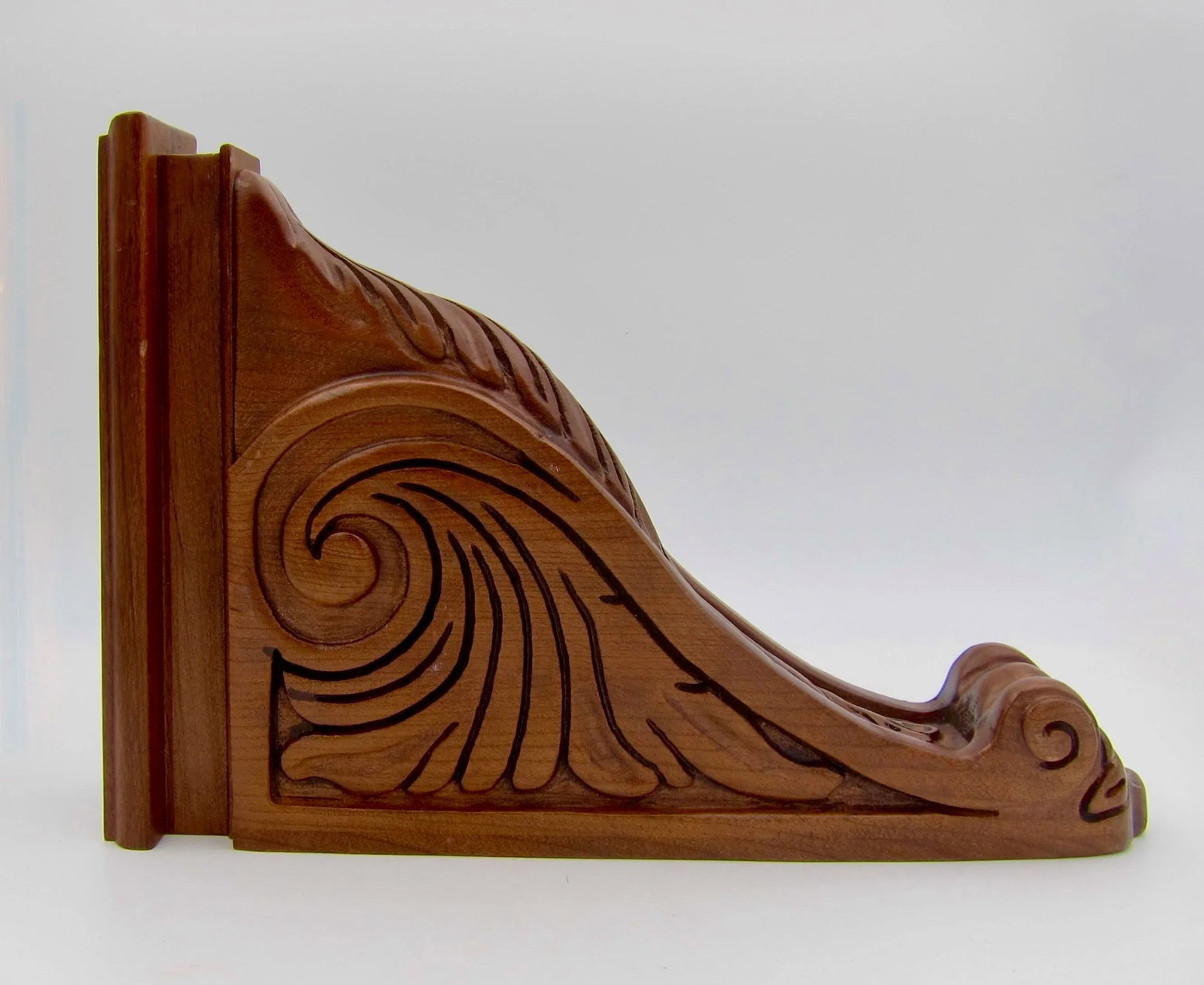 Vintage Corbel Bracket of Cherry Wood With Neoclassical Acanthus Carving - 3