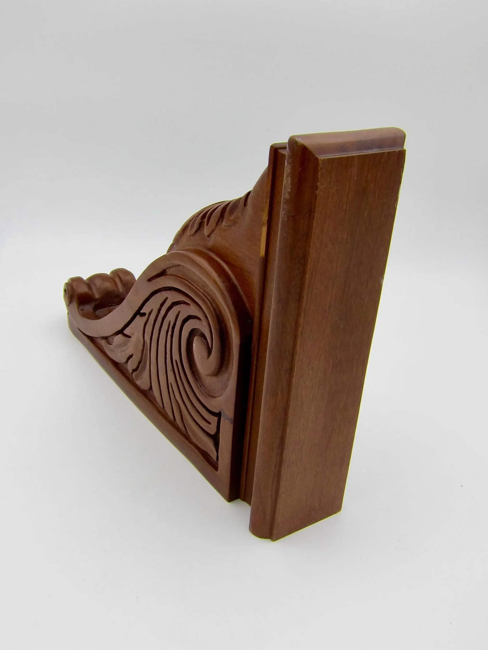 Vintage Corbel Bracket of Cherry Wood With Neoclassical Acanthus Carving - 5