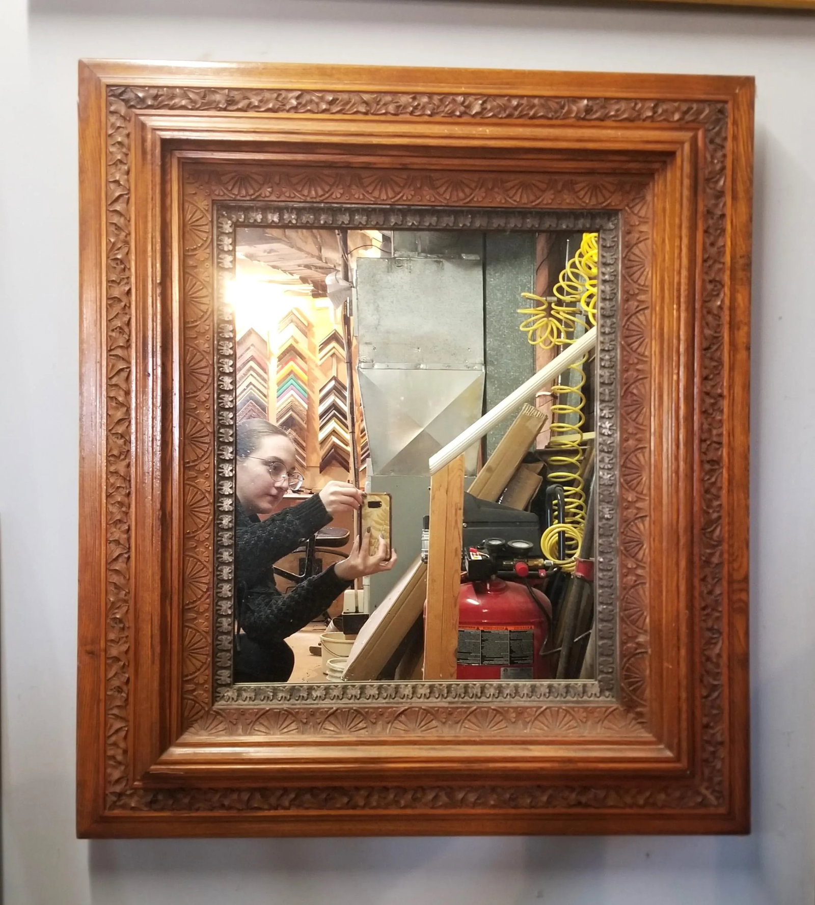 Antique Frame Wooden Wall Mirror With Ivy Detail - 6