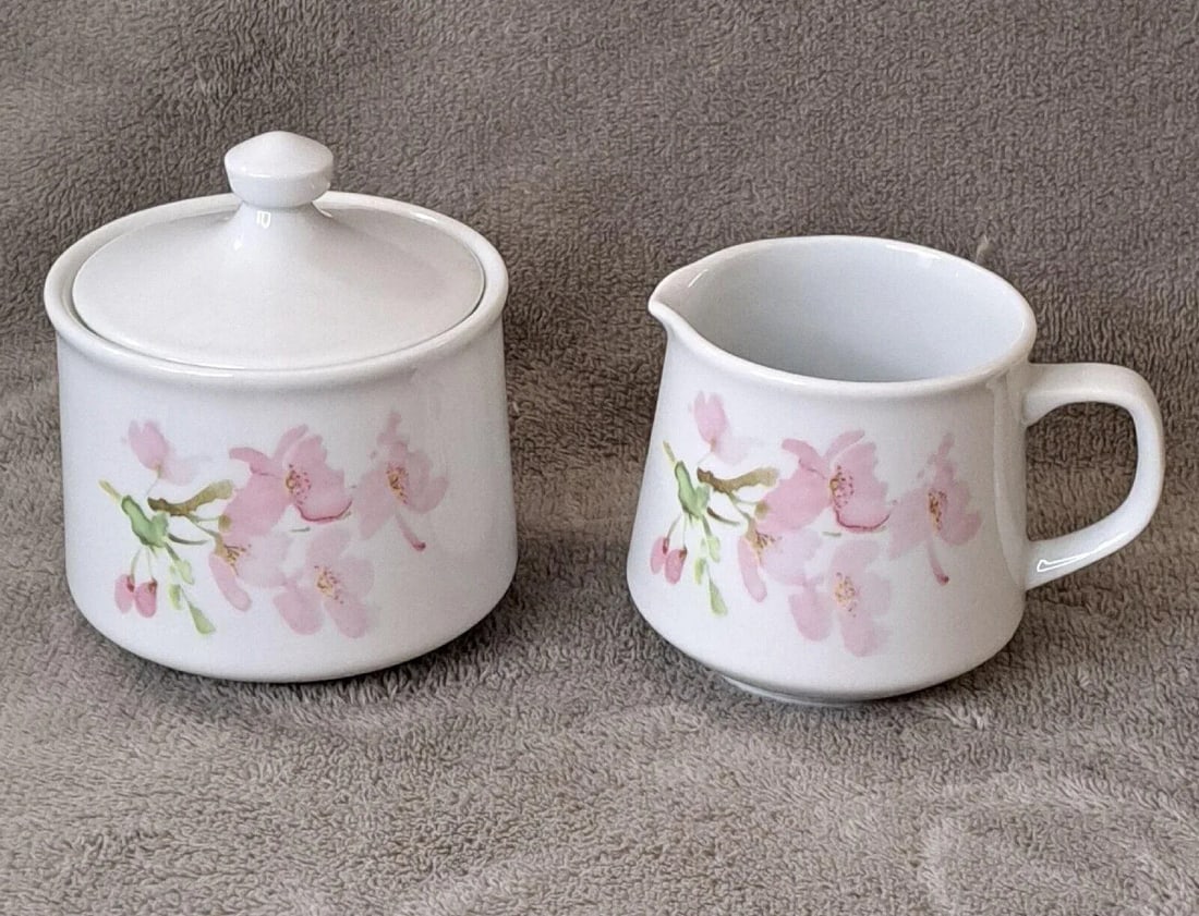 1970s Liette International Pink Dogwood Blossoms Ceramic Creamer & Sugar Bowl Set- 2 Pieces - 10